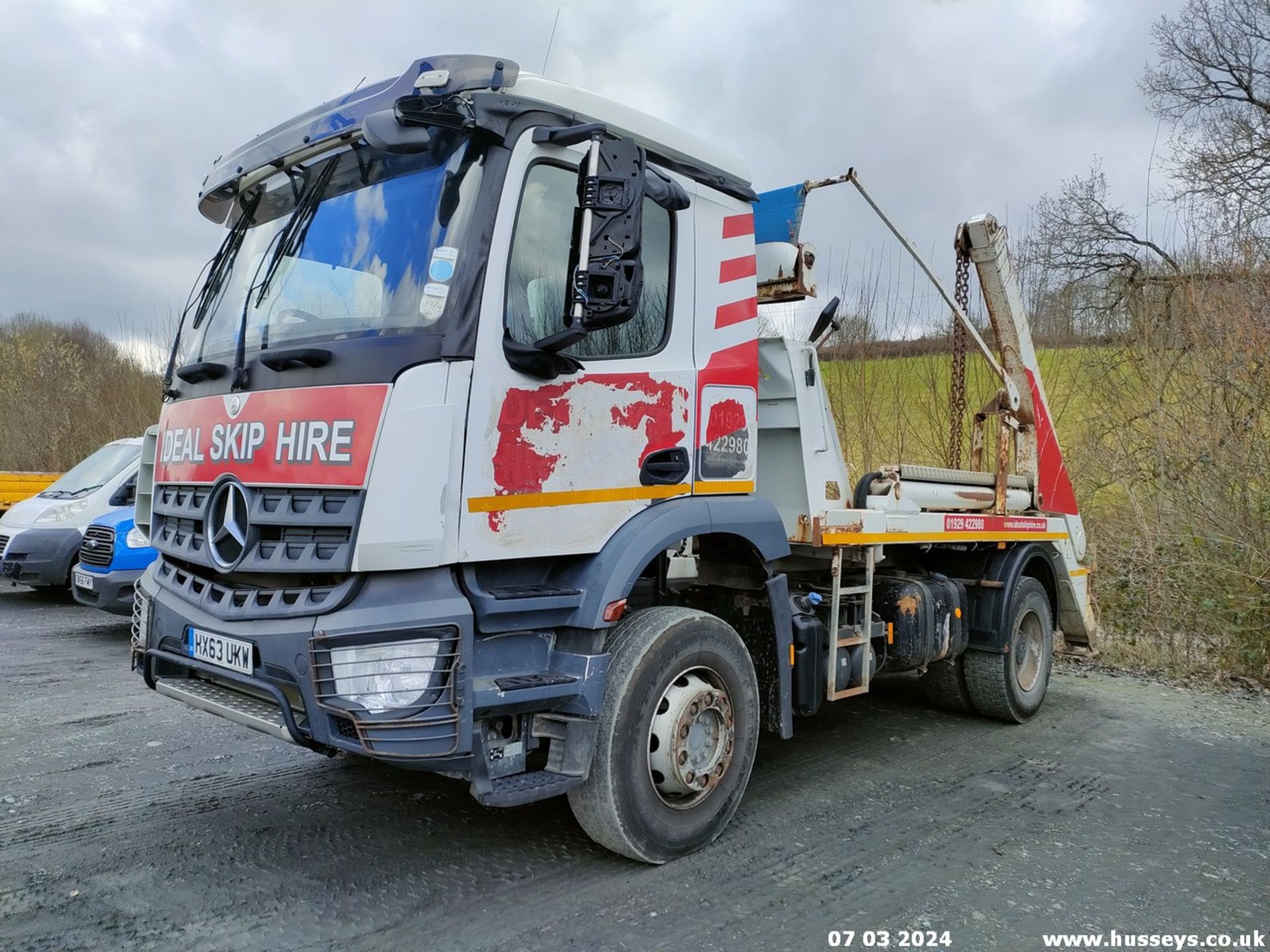 13/63 MERCEDES AROCS (1) SKIP LORRY - 7698cc 2dr (White) - Image 7 of 50