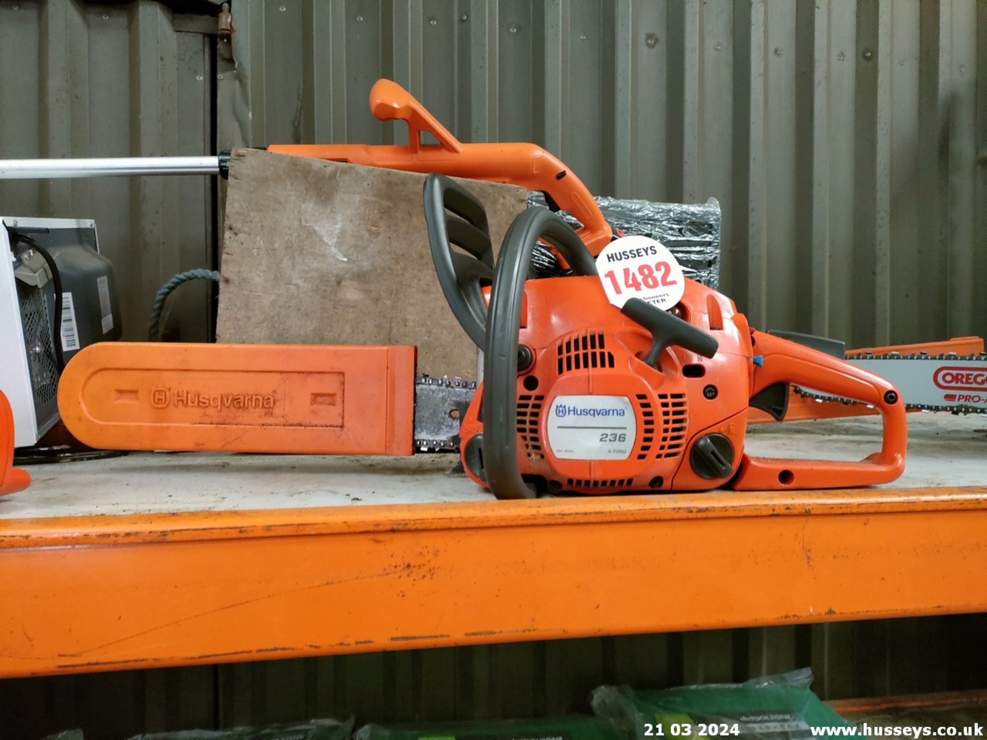 HUSQVARNA 236 CHAINSAW