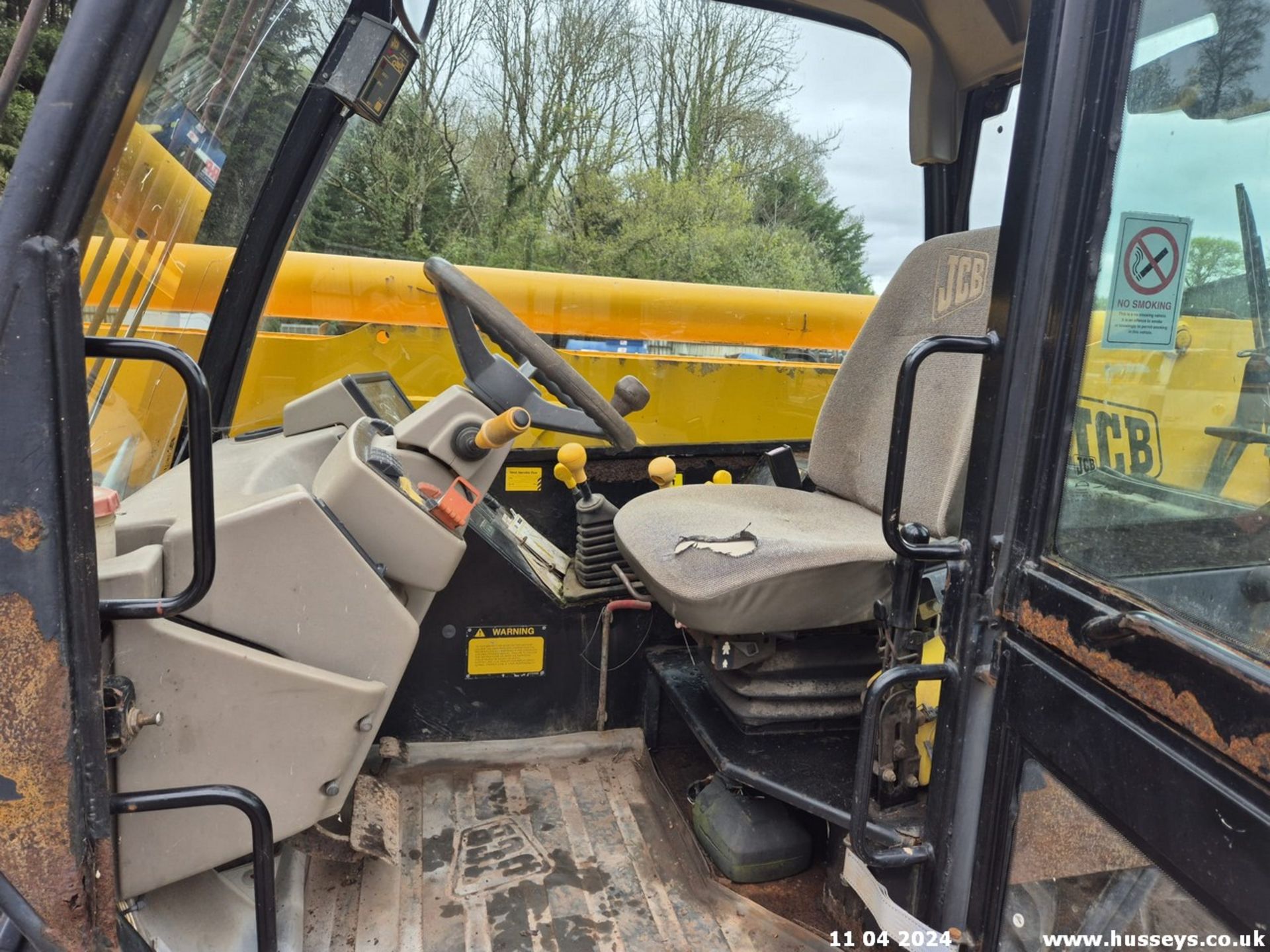 JCB 532 120 TELEHANDLER V422 DHH 1999 4686HRS SHOWING C.W BUCKET & PALLET FORKS . V5 - Image 10 of 12