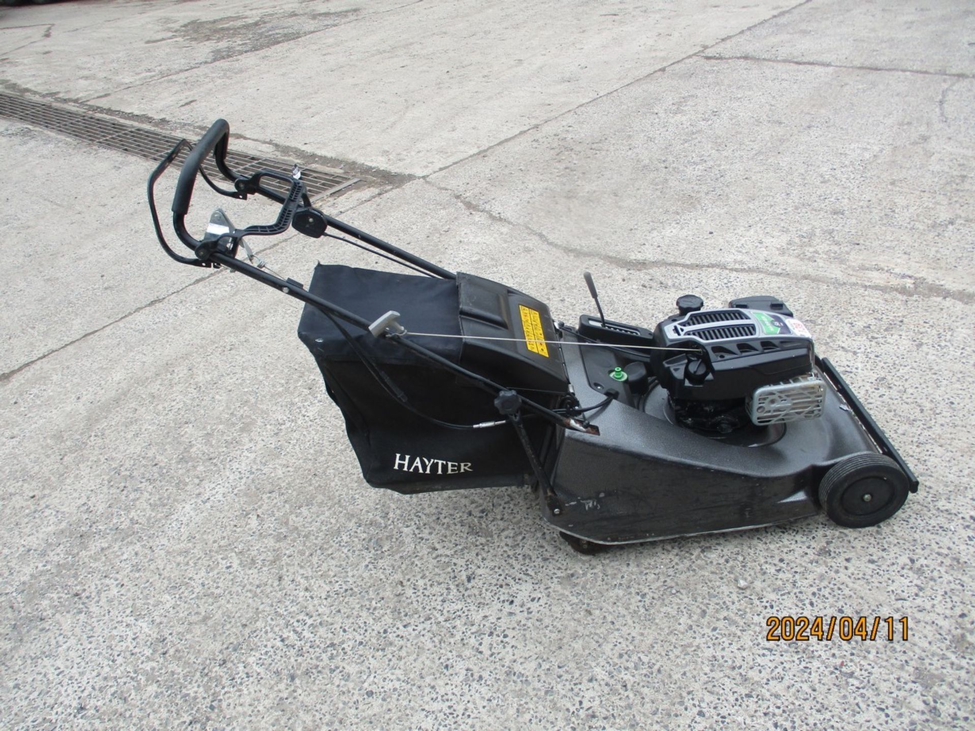 HAYTER HARRIER 56 ROLLER MOWER C.W COLLECTOR - Bild 2 aus 3