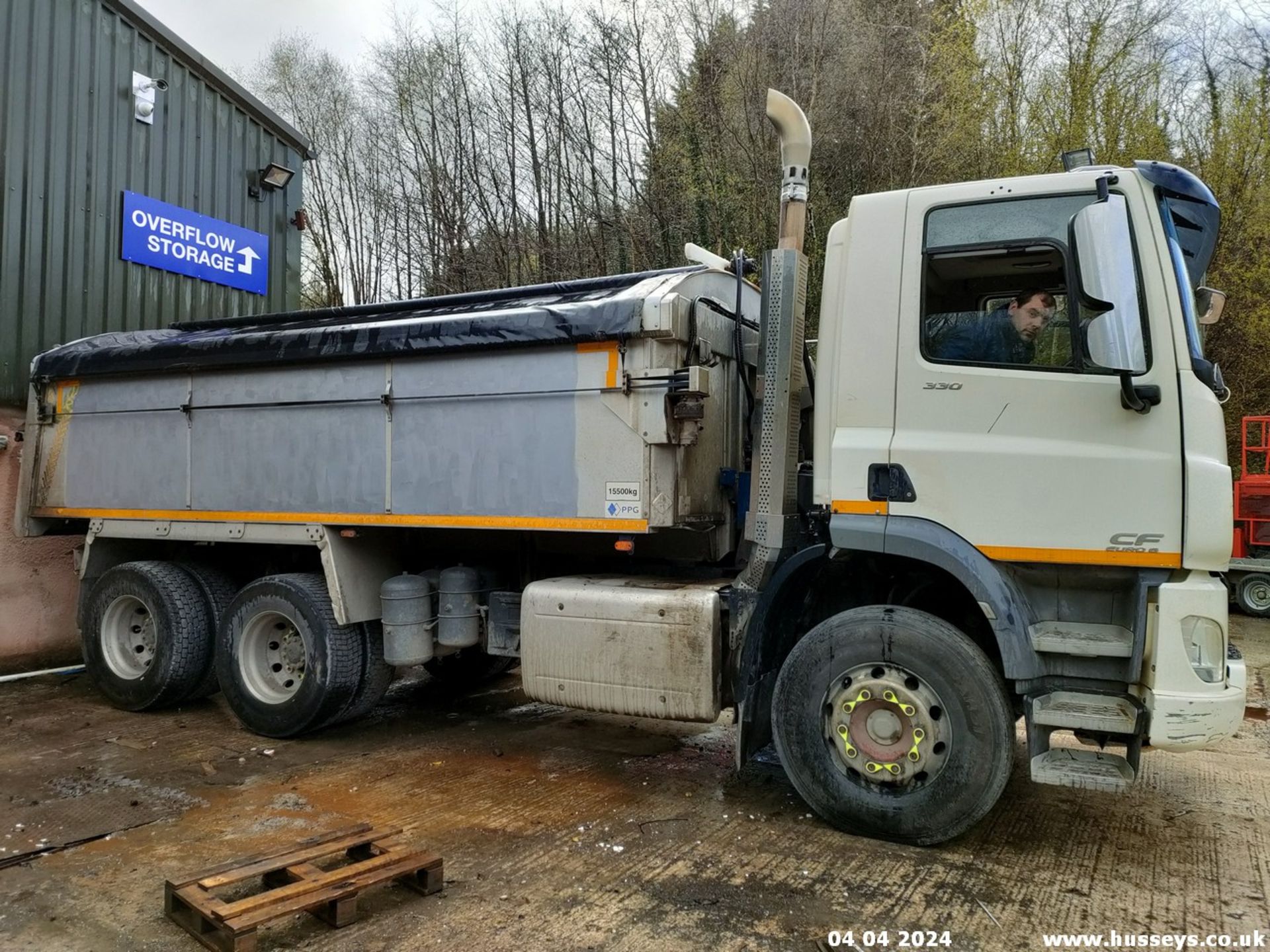 14/64 DAF TRUCKS TIPPER - 10837cc 2dr Tipper (White) - Image 4 of 33