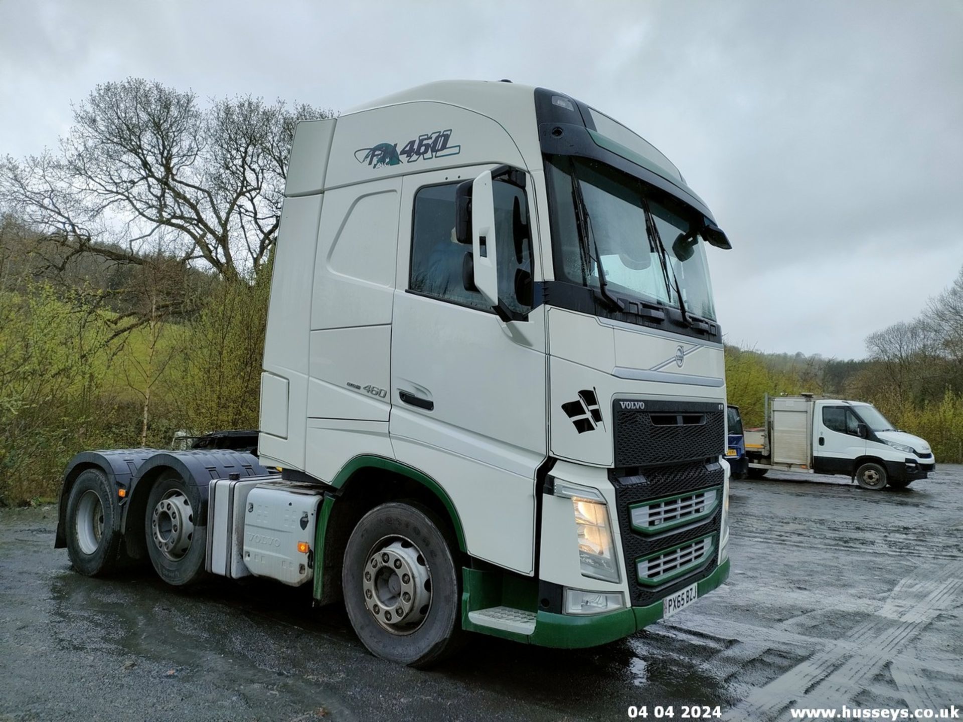 15/65 VOLVO FH - 12777cc 2dr Tractor Unit (White)