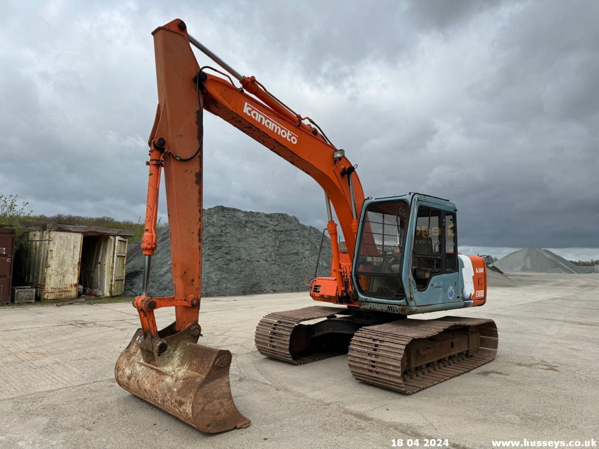 HITACHI EX100-3 EXCAVATOR 8100HRS ON 800MM STEEL TRACK PADS