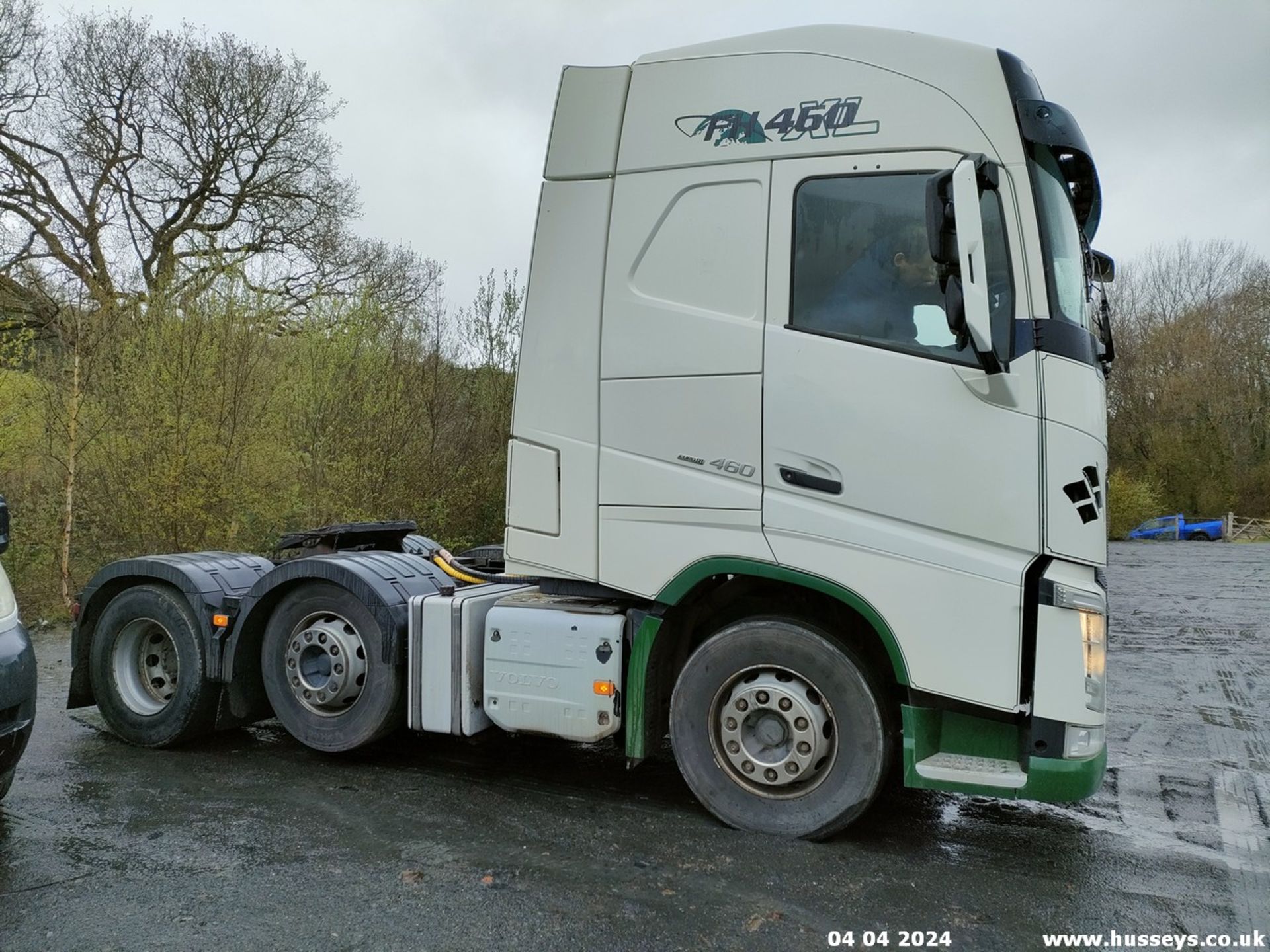 15/65 VOLVO FH - 12777cc 2dr Tractor Unit (White) - Image 24 of 34