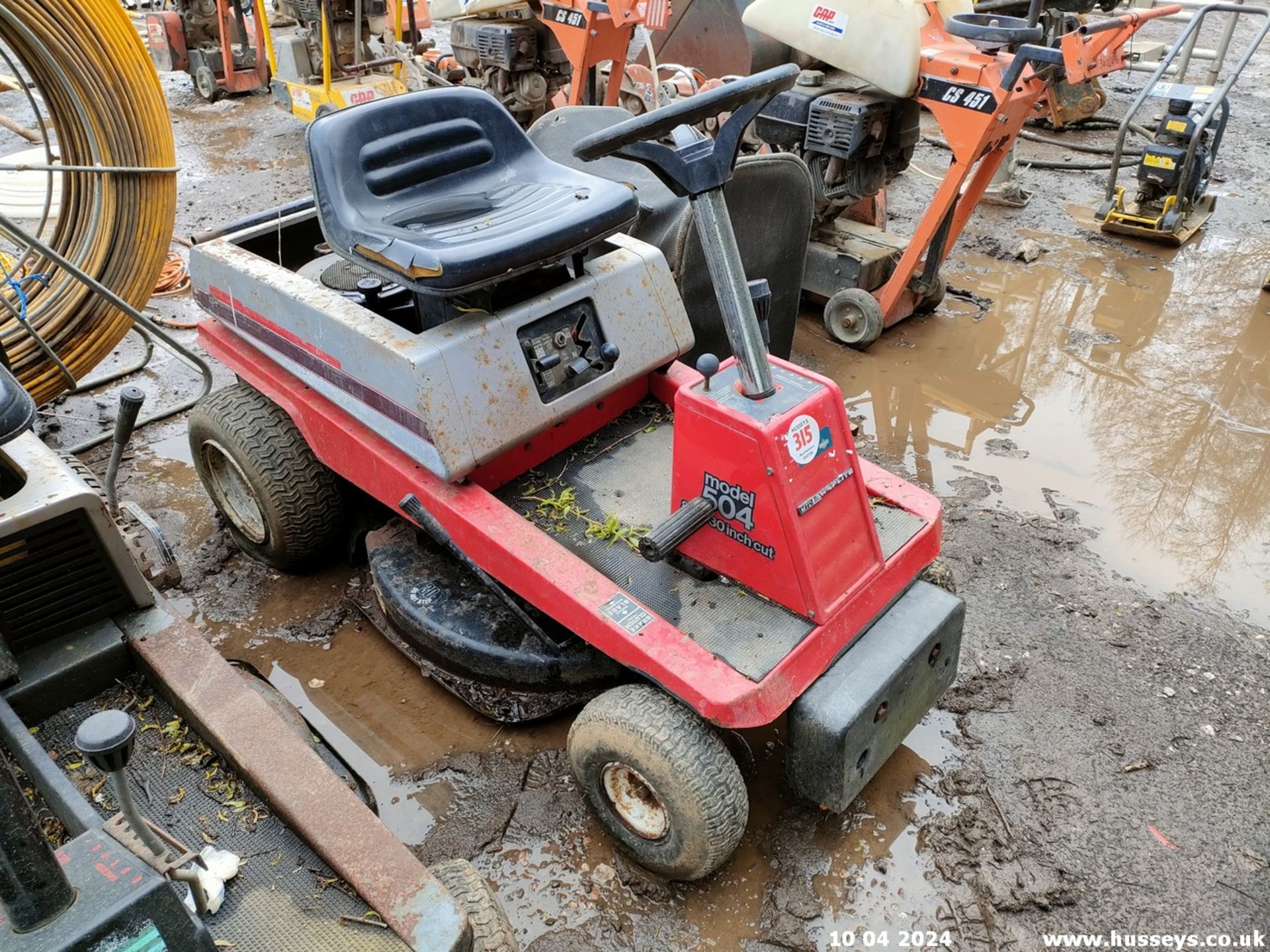 MTD LAWNFLITE RIDE ON MOWER