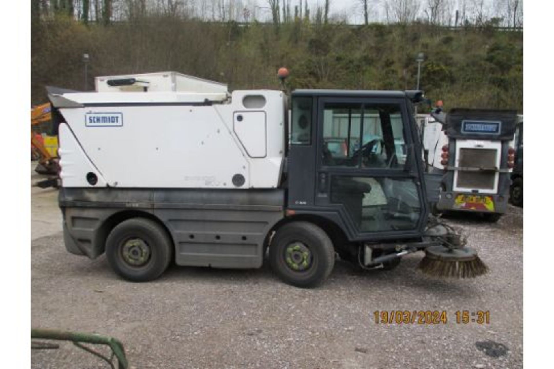 14/64 SCHMIDT SWEEPER - 2800cc (White) - Image 5 of 7