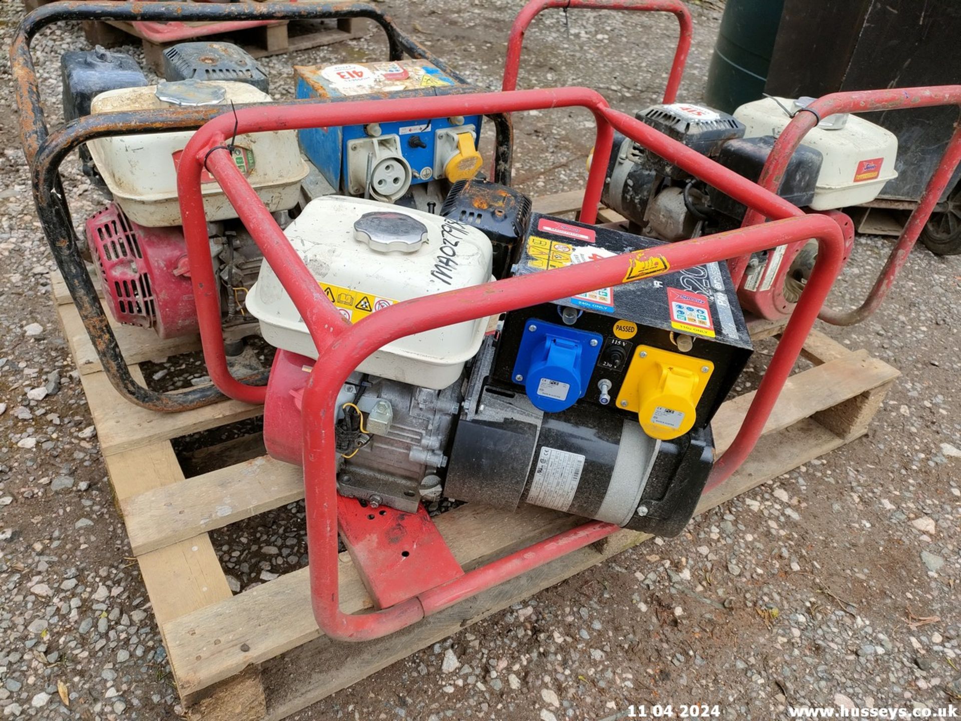 GENERATOR - HONDA ENGINE - Bild 2 aus 2