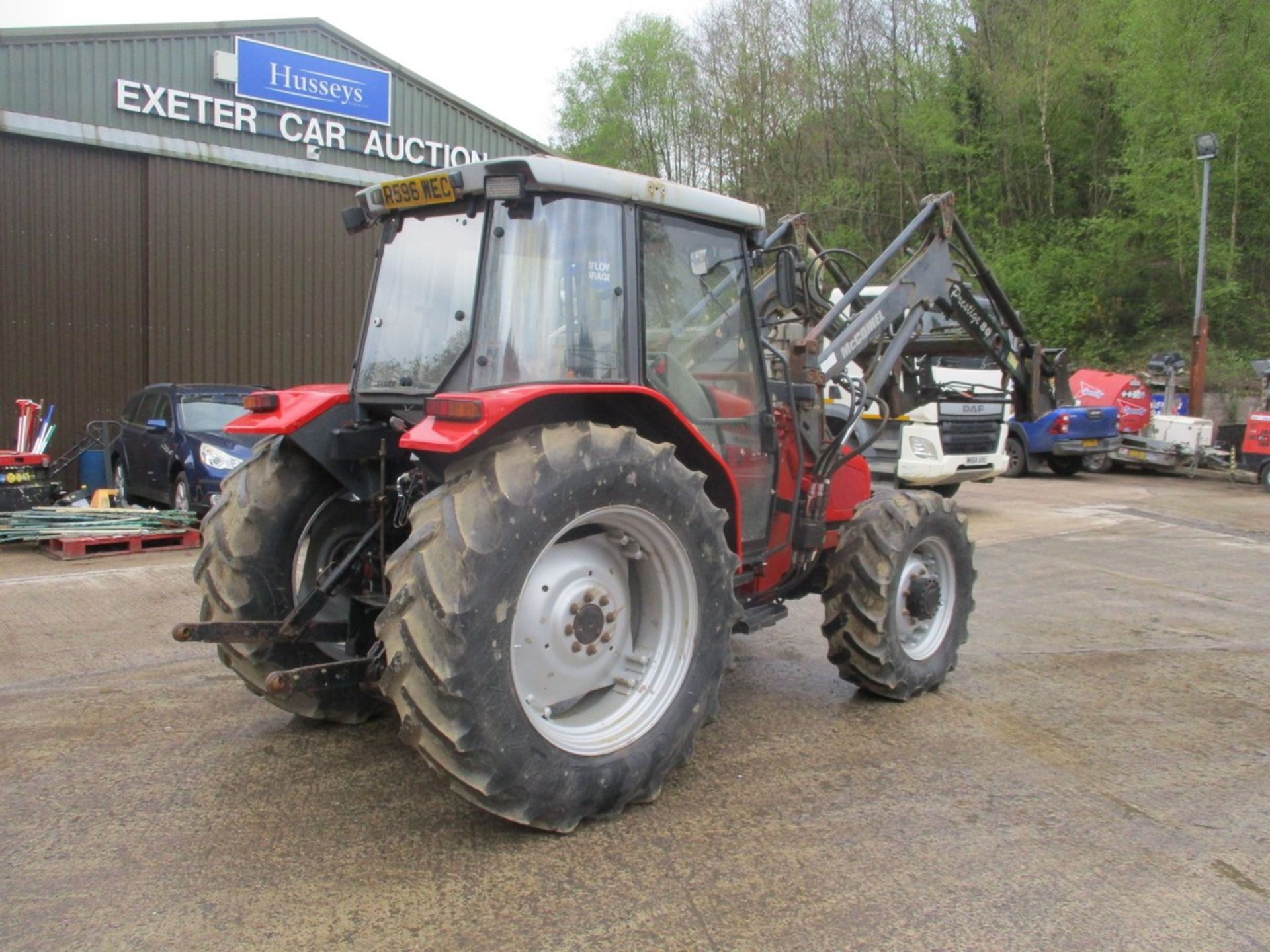 MASSEY FERGUSON 4245 4WD TRACTOR R596 WEC C.W MCCONNEL LOADER SHOWING 4945HRS - Image 6 of 9