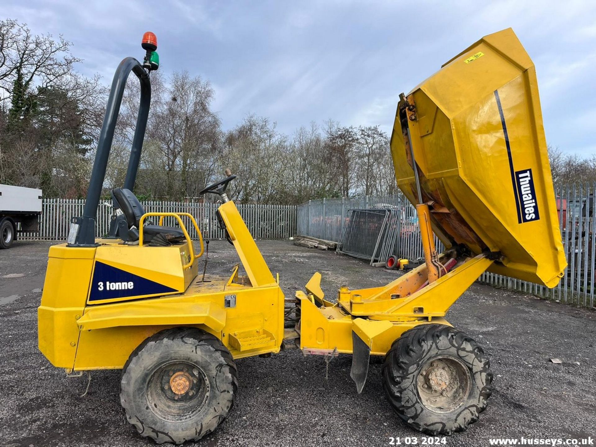 THWAITES 3 TON SWIVEL SKIP DUMPER RDTS - Image 2 of 17