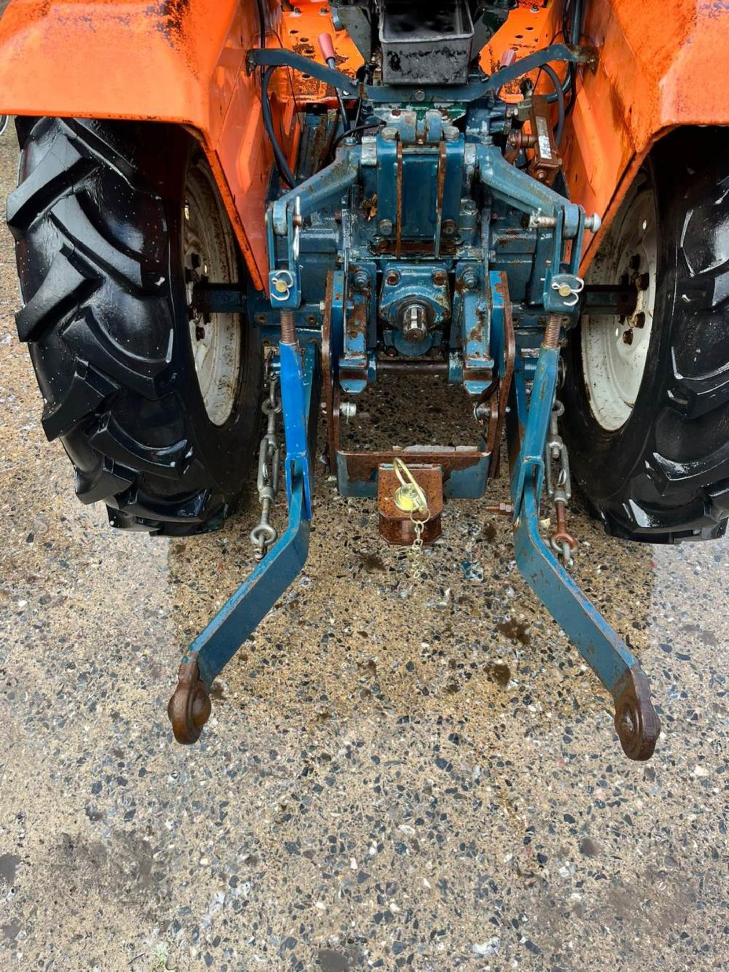 KUBOTA B1400 COMPACT TRACTOR RD PTO TURNS LINK ARMS UP & DOWN - Image 5 of 14