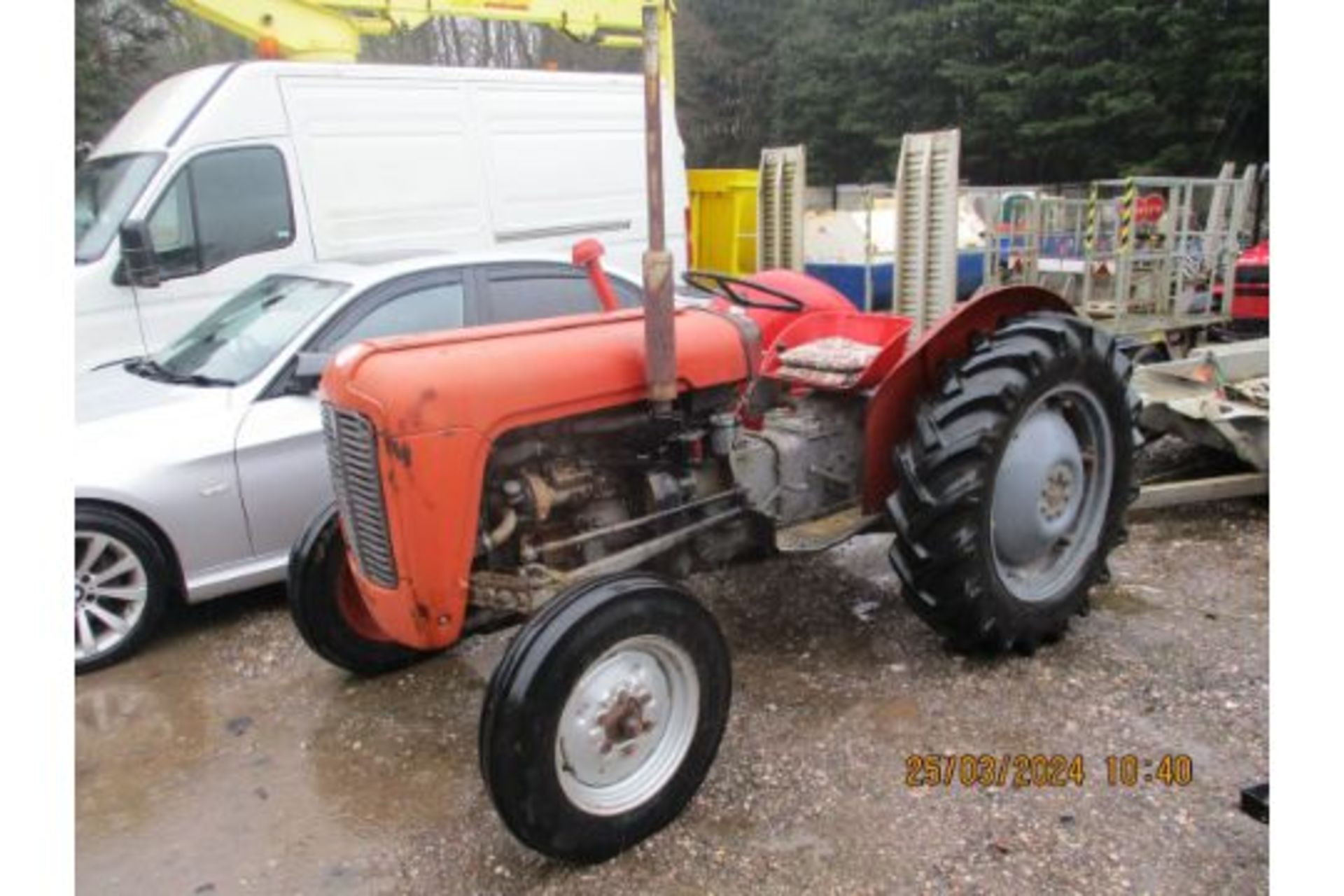 MASSEY FERGUSON 35 3 CYLINDER TRACTOR (DRIVEN IN)