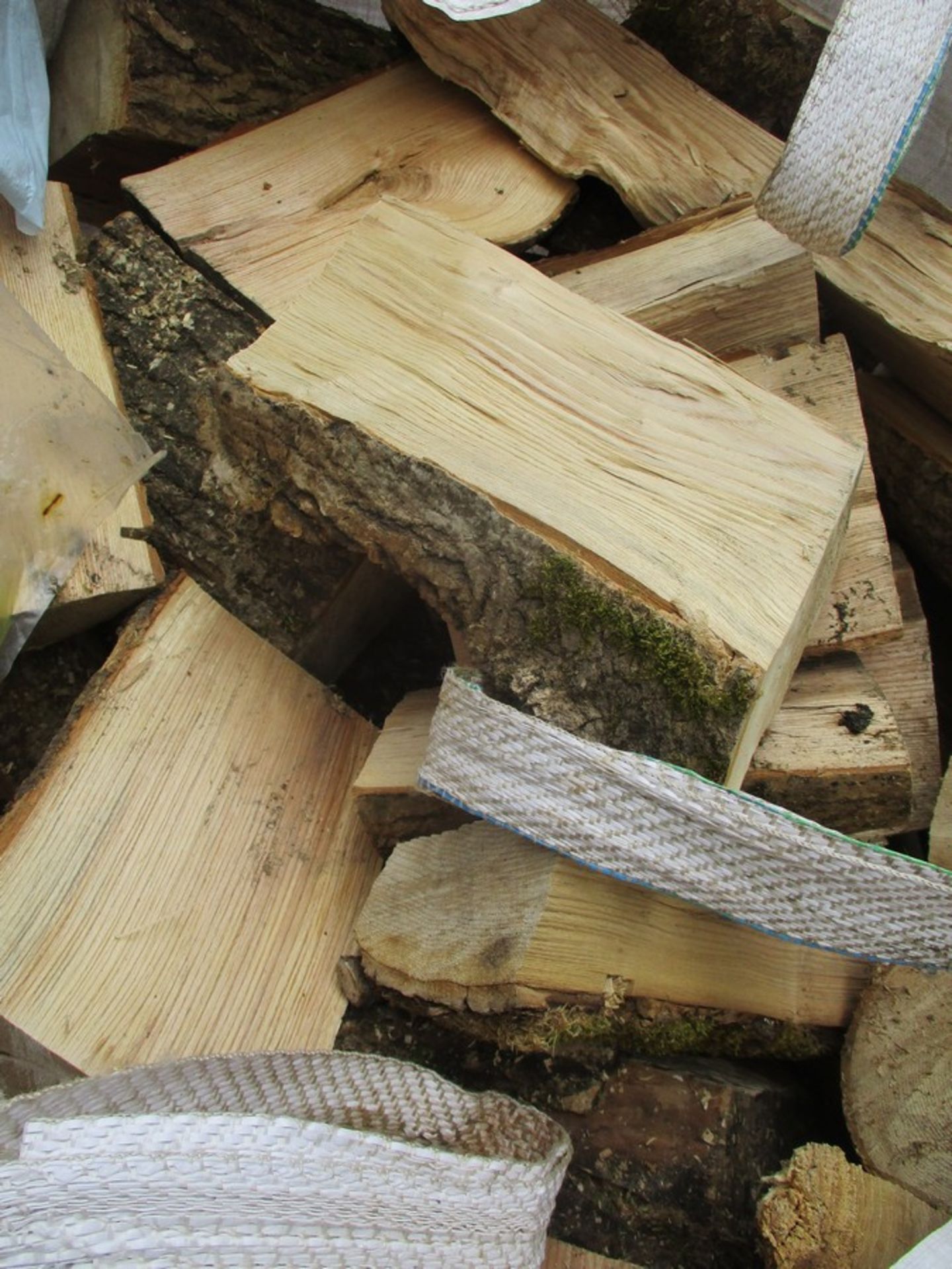 DUMPY BAG OF HARDWOOD LOGS - Image 2 of 2