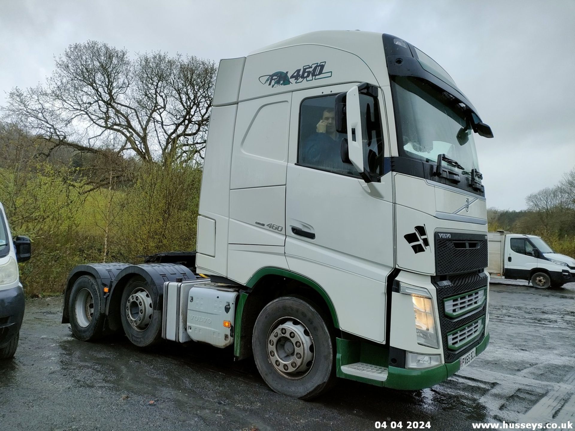 15/65 VOLVO FH - 12777cc 2dr Tractor Unit (White) - Bild 2 aus 34