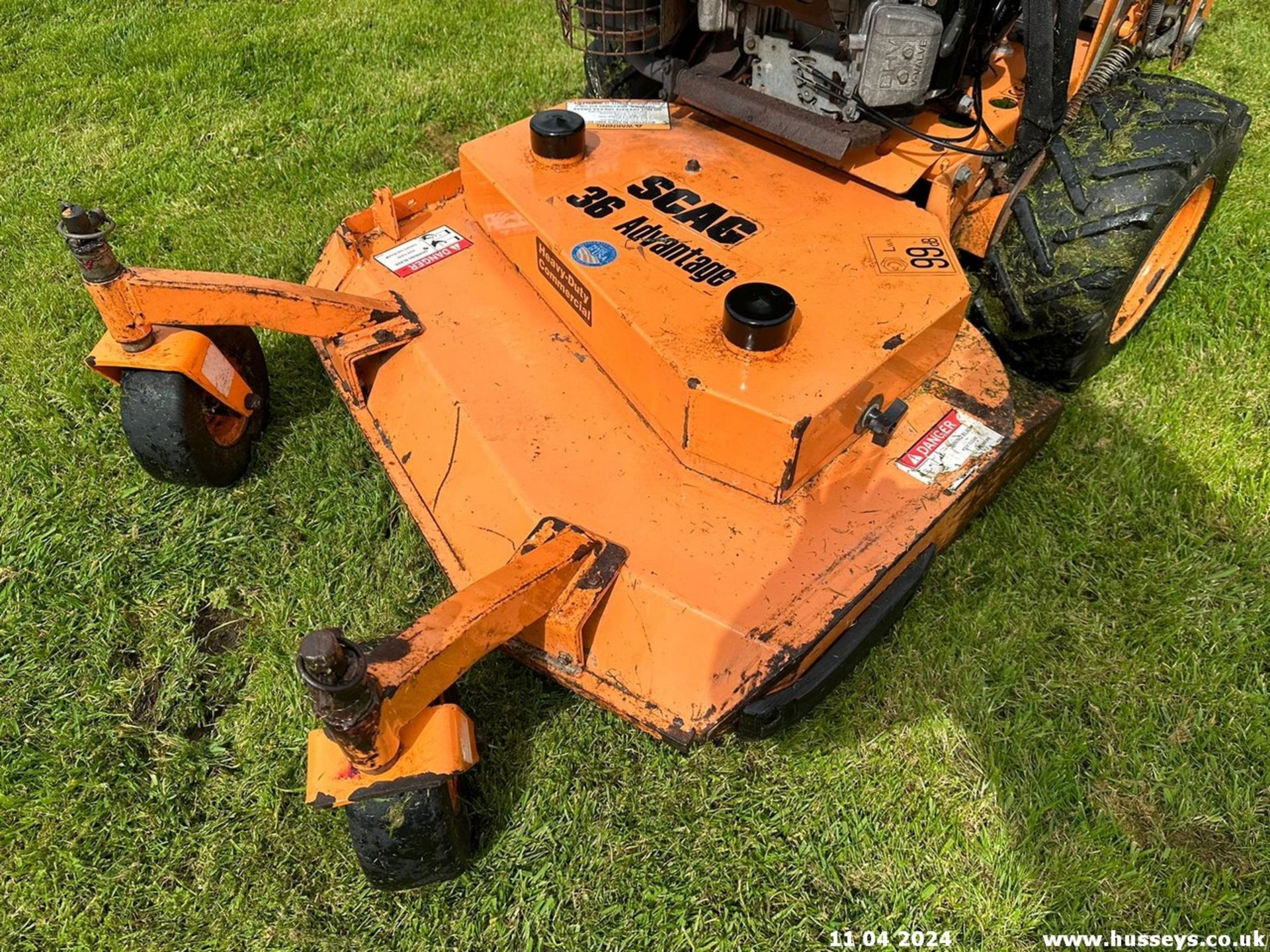 SCAG 36 PEDESTRIAN MOWER - Image 5 of 12