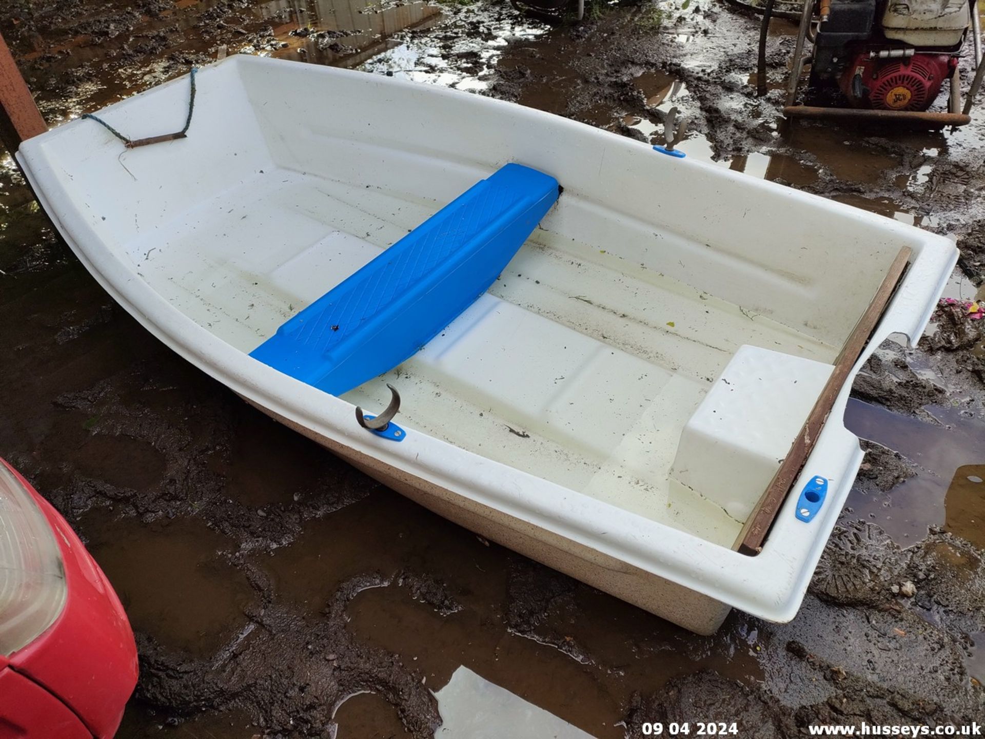 TENDER BOAT WITH ROLLER FOR EASY 1 MAN TRANSPORT - Image 3 of 3