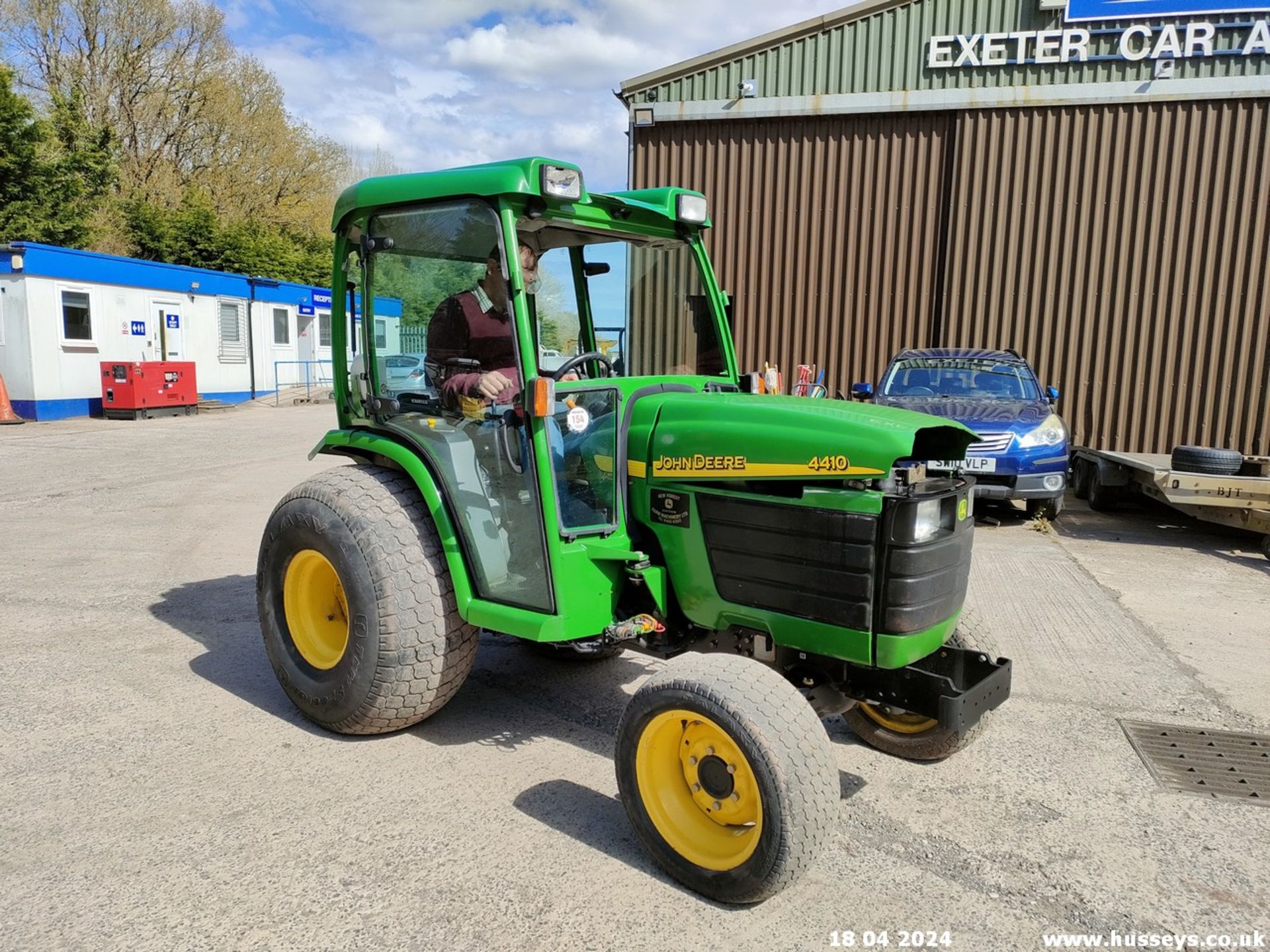 JOHN DEERE 4410 35HP TRACTOR 5410HRS SHUTTLE BRAKES NEED ATTENTION, NO FRONT WNDSCREEN