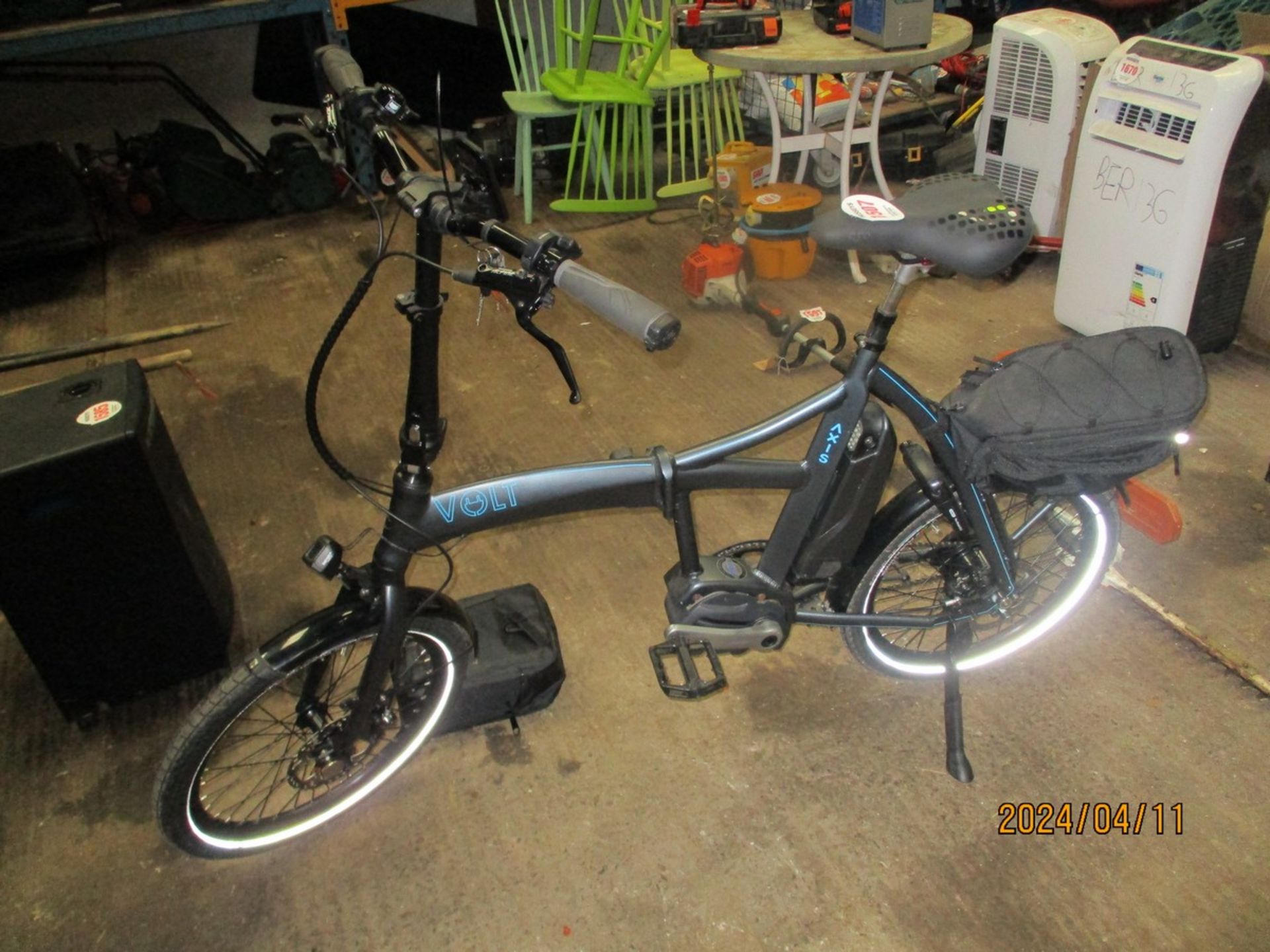 VOLT FOLDABLE ELECTRIC BIKE C/W CHARGER & KEYS - Image 6 of 8