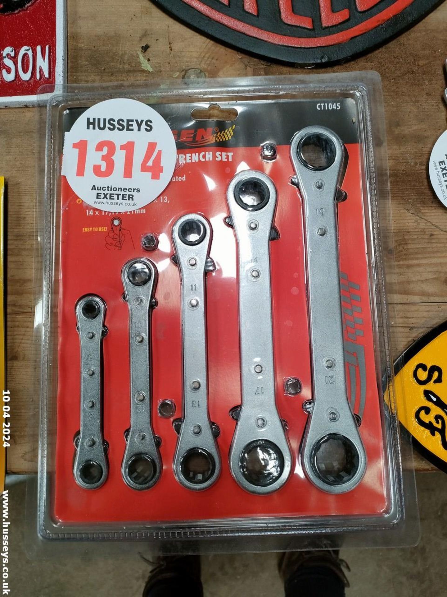 RATCHET SPANNERS