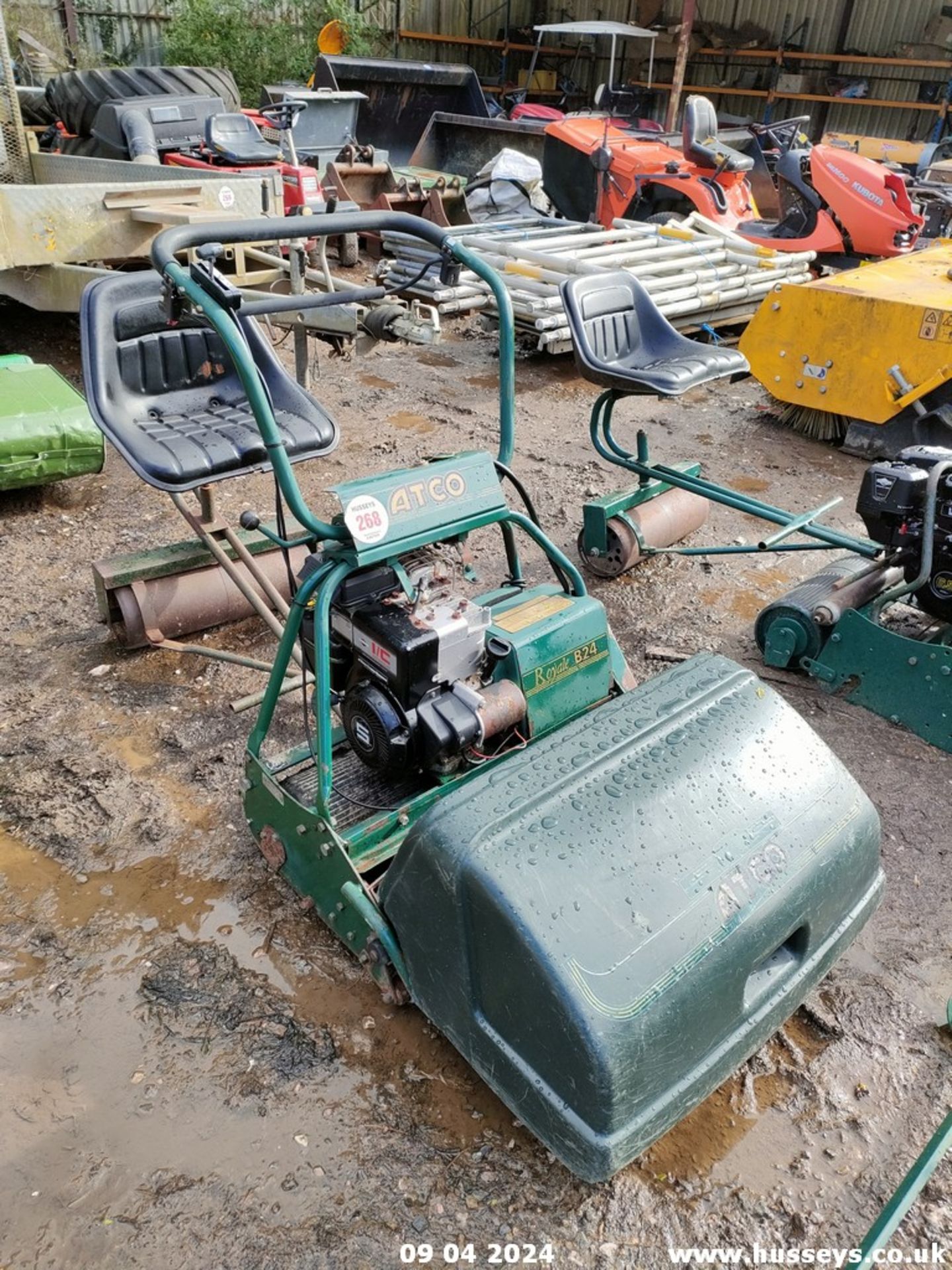 ATCO CYLINDER MOWER C.W SEAT/ROLLER
