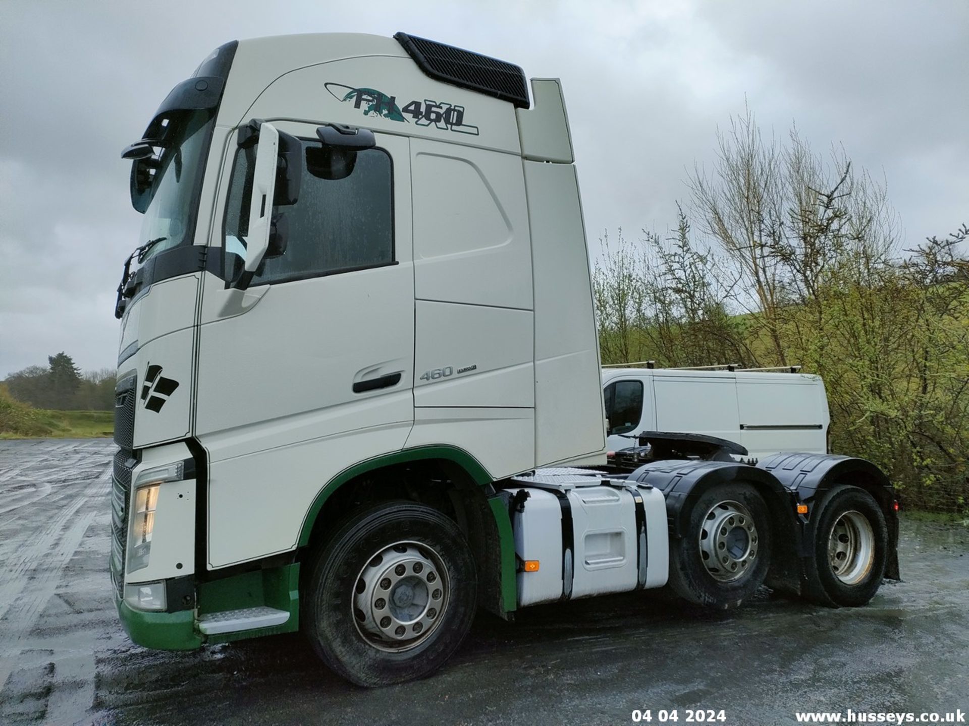 15/65 VOLVO FH - 12777cc 2dr Tractor Unit (White) - Image 13 of 34