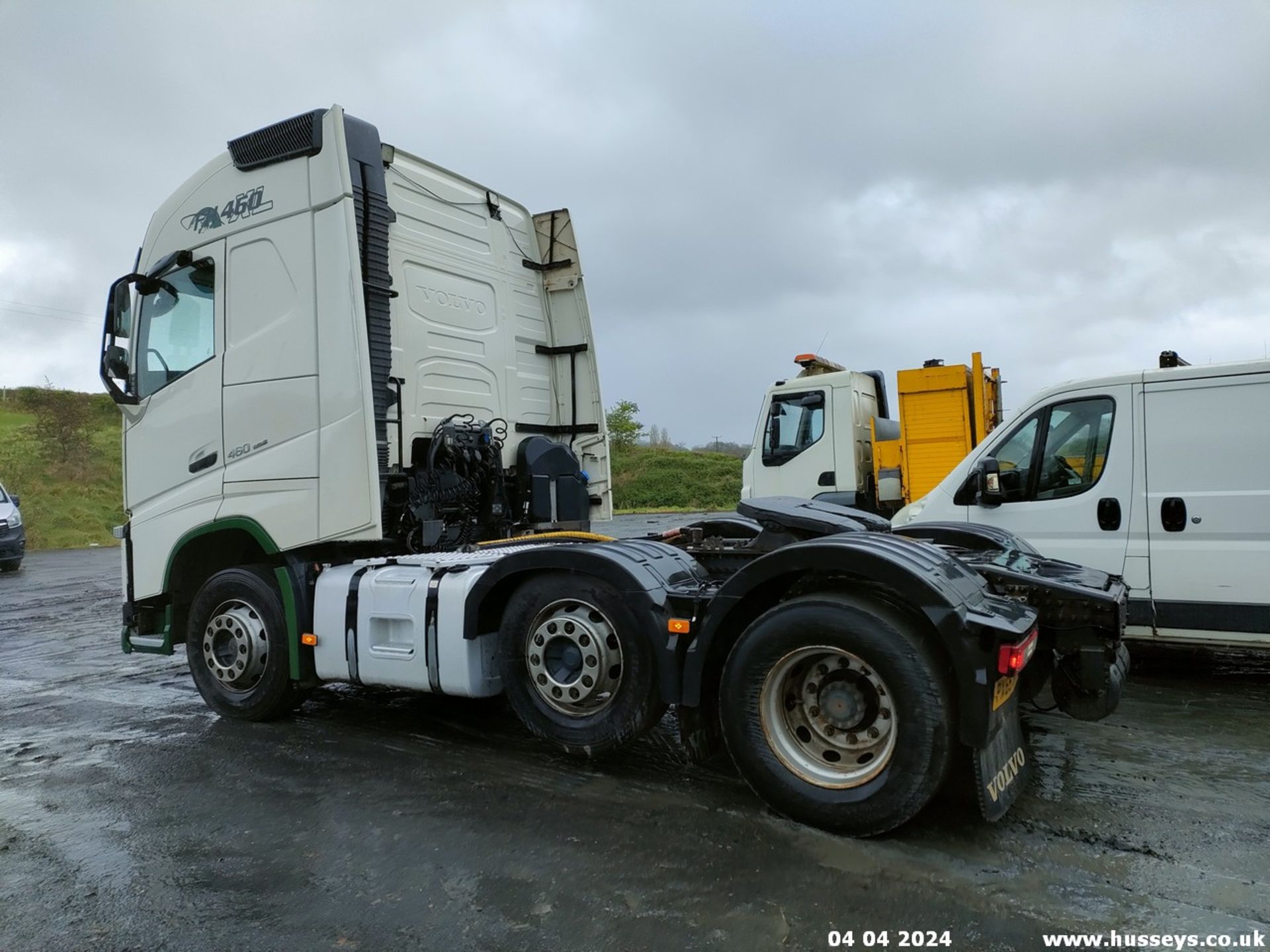 15/65 VOLVO FH - 12777cc 2dr Tractor Unit (White) - Bild 15 aus 34