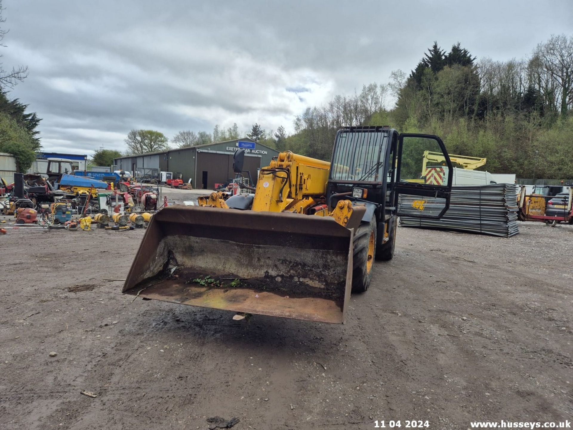 JCB 532 120 TELEHANDLER V422 DHH 1999 4686HRS SHOWING C.W BUCKET & PALLET FORKS . V5 - Bild 9 aus 12