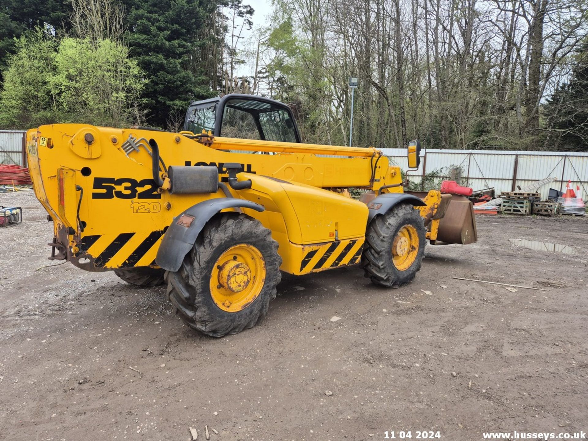 JCB 532 120 TELEHANDLER V422 DHH 1999 4686HRS SHOWING C.W BUCKET & PALLET FORKS . V5 - Bild 6 aus 12