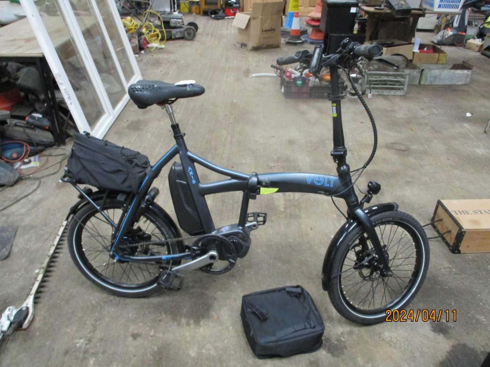 VOLT FOLDABLE ELECTRIC BIKE C/W CHARGER & KEYS - Image 5 of 8