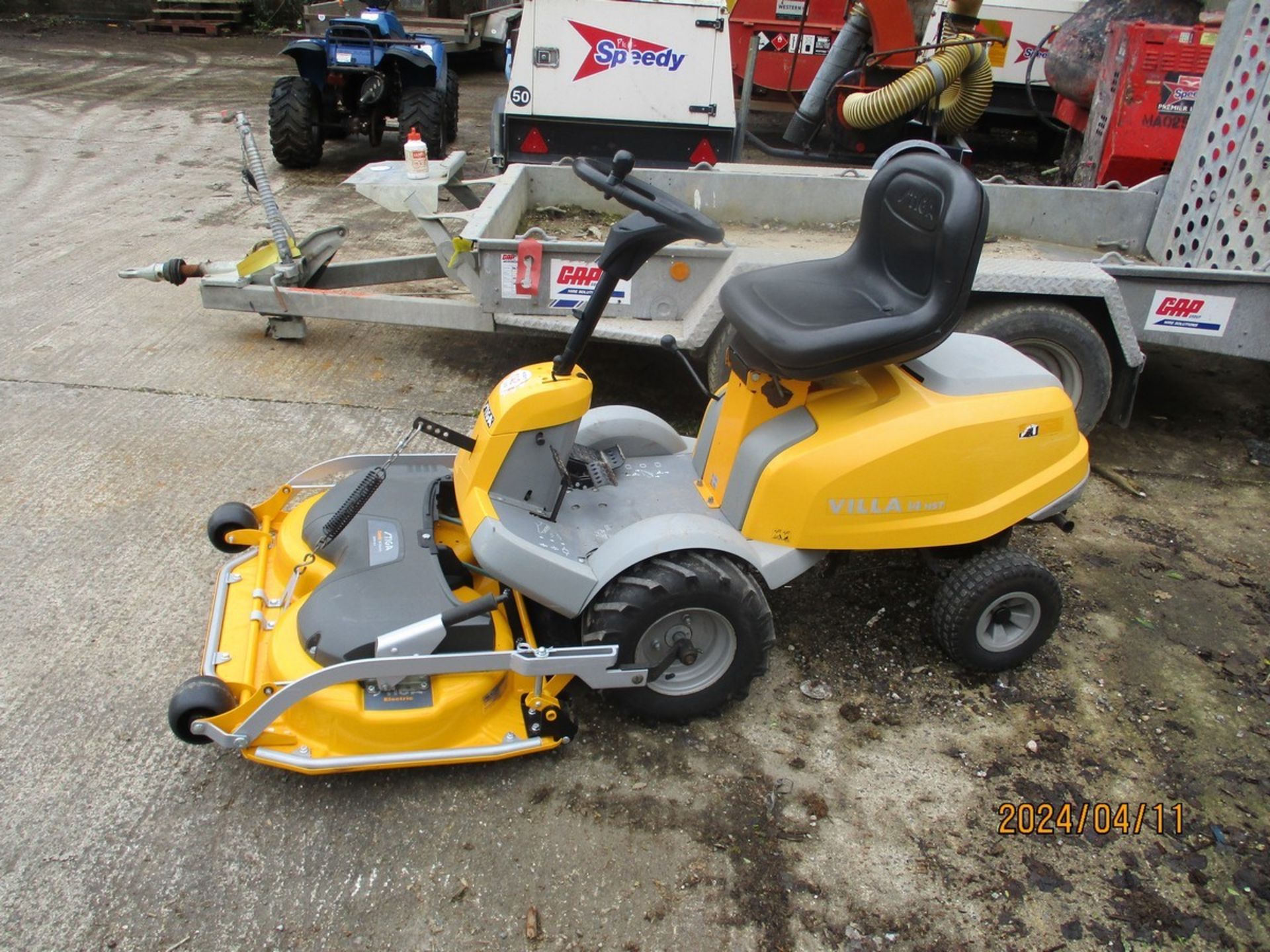 STIGA VILLA 14 HST OUTFRONT MOWER C.W NEW & UNUSED COMBI 95 DECK - Image 4 of 5