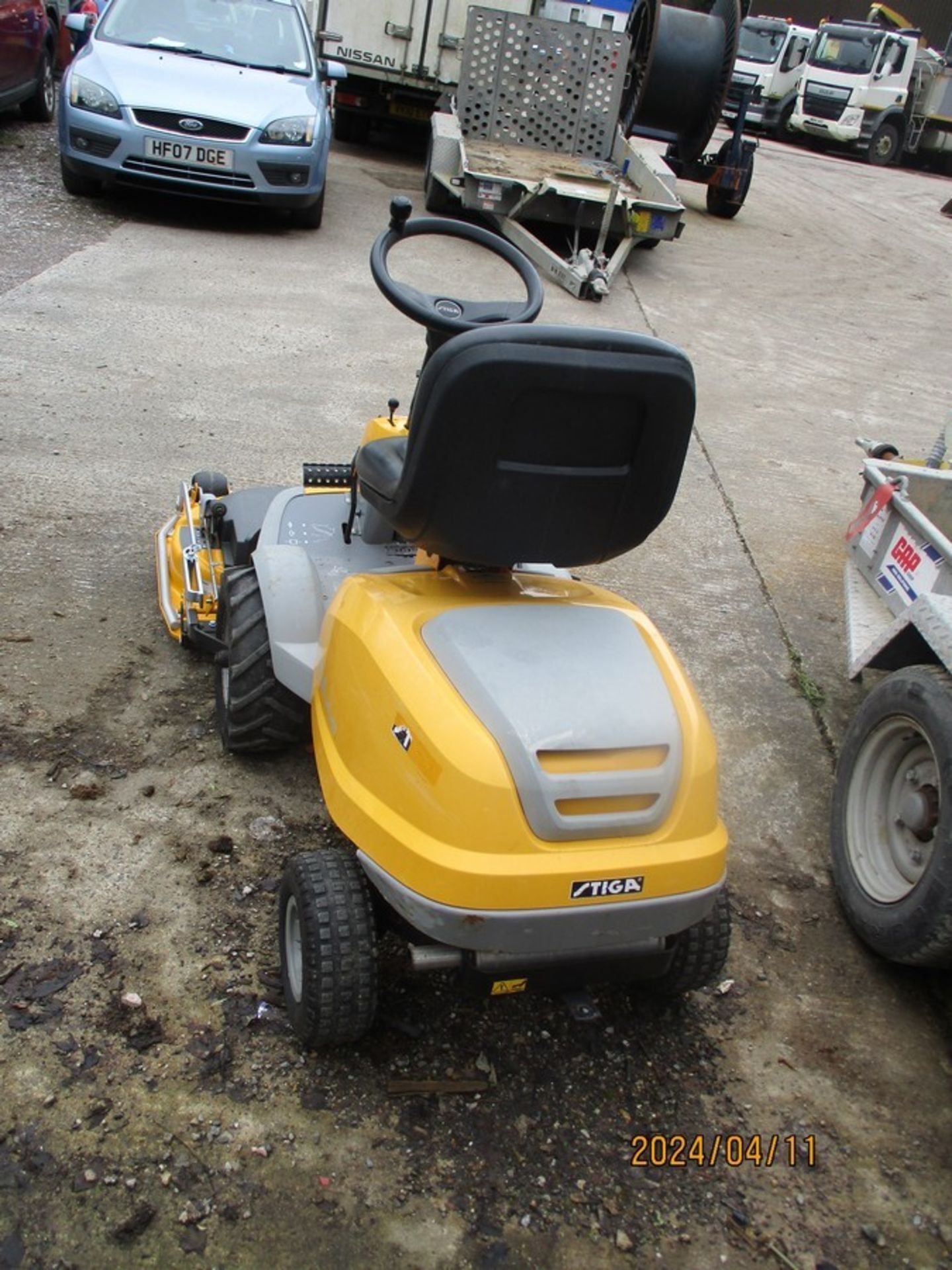 STIGA VILLA 14 HST OUTFRONT MOWER C.W NEW & UNUSED COMBI 95 DECK - Image 5 of 5