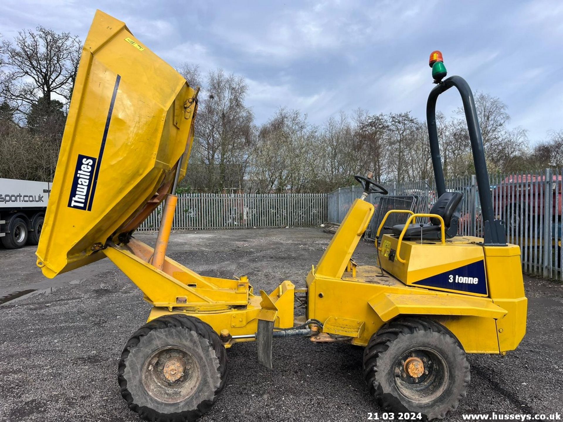 THWAITES 3 TON SWIVEL SKIP DUMPER RDTS - Image 5 of 17