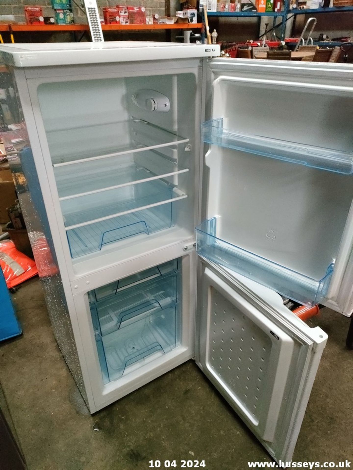 LEC FRIDGE FREEZER (STRAIGHT FROM A HOUSE CLEARANCE) - Image 3 of 3