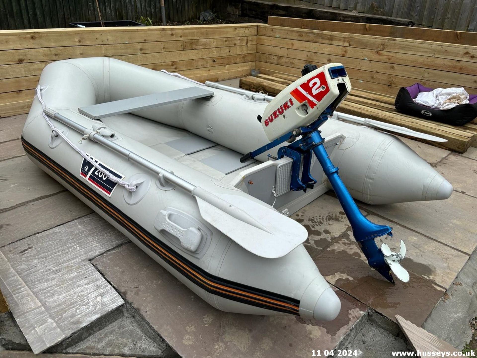 INFLATABLE BOAT & SUZUKI OUTBOARD - Image 7 of 9