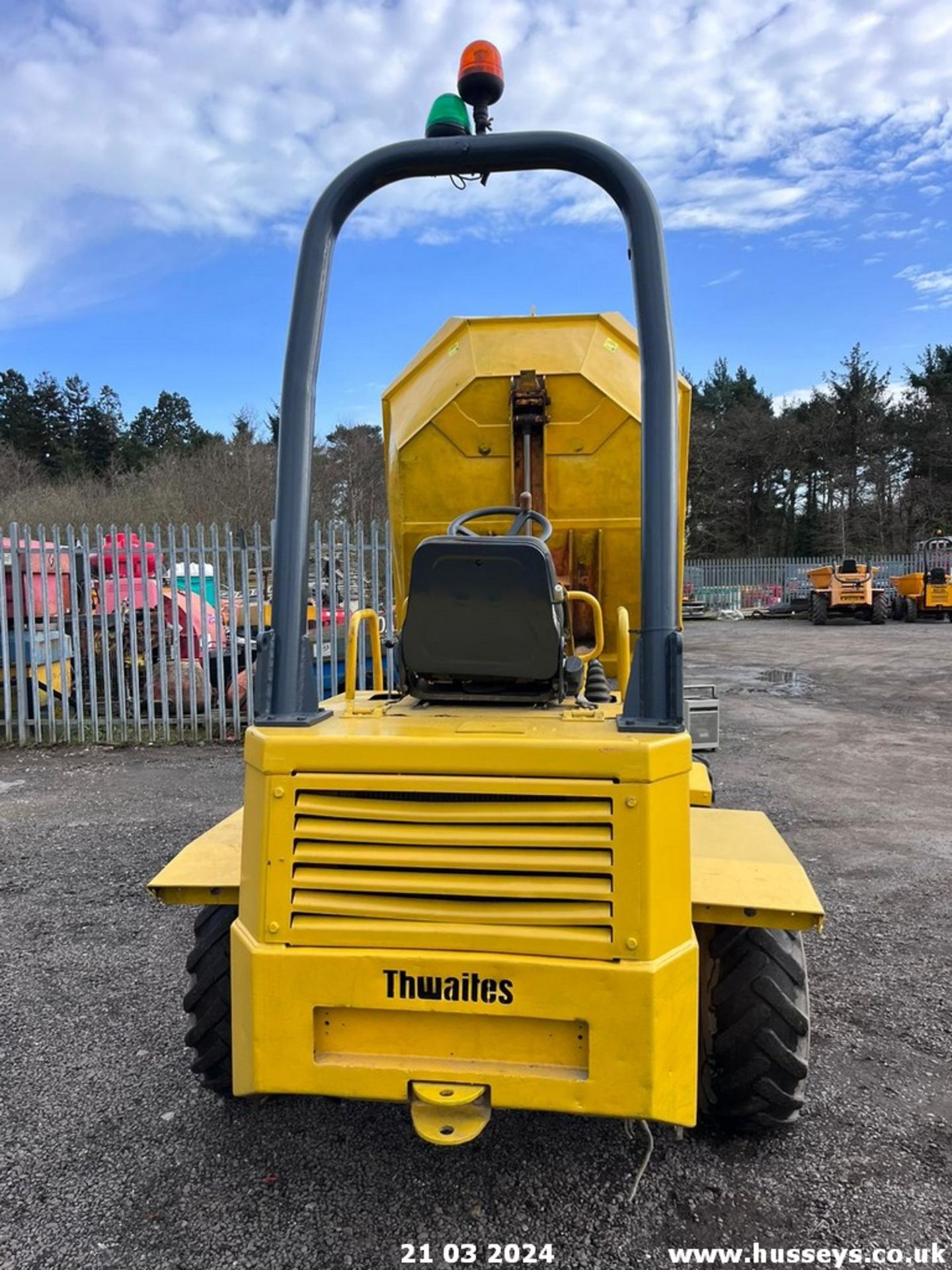 THWAITES 3 TON SWIVEL SKIP DUMPER RDTS - Image 13 of 17