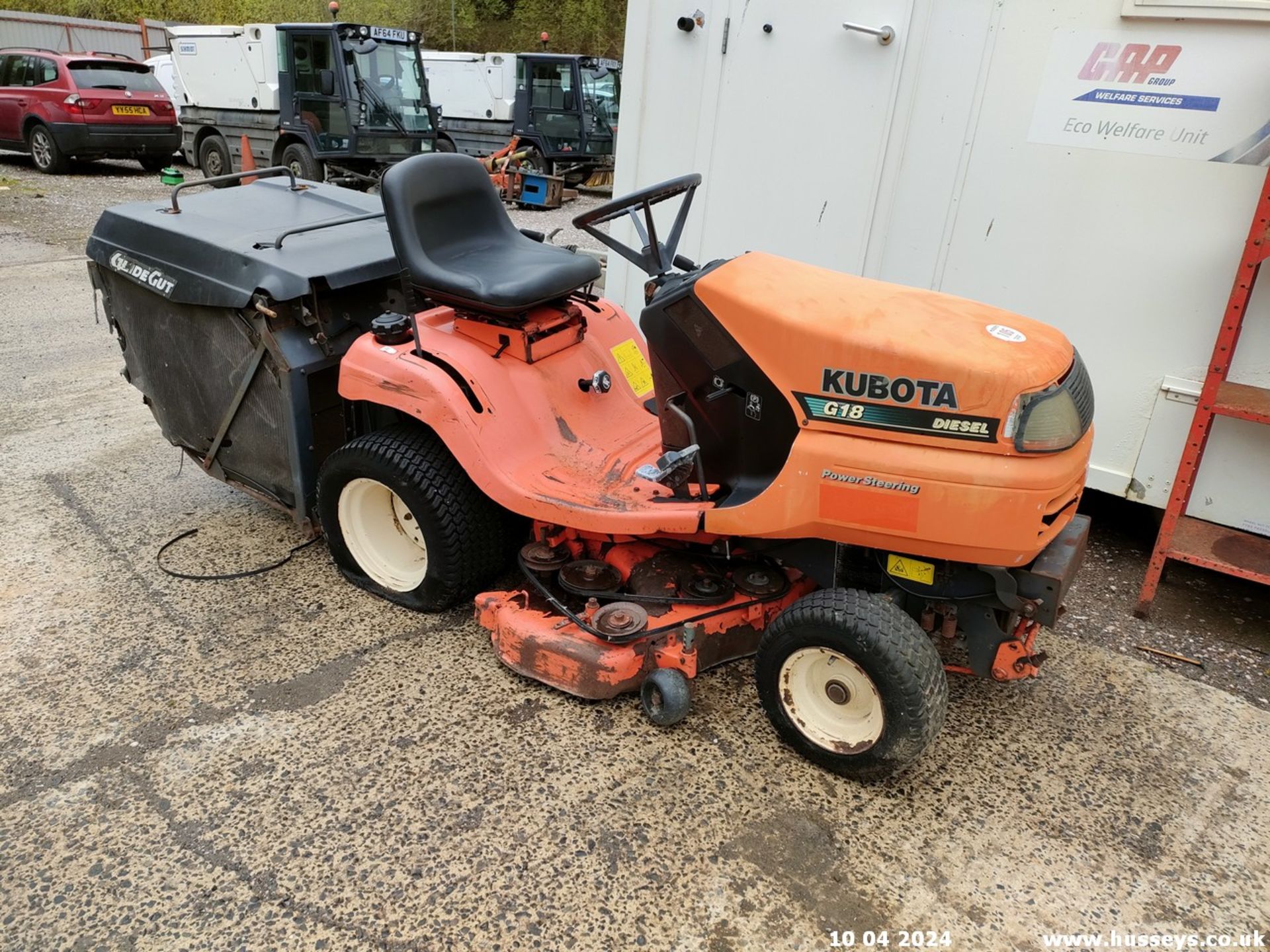 KUBOTA G18 DIESEL RIDE ON MOWER - Image 2 of 8