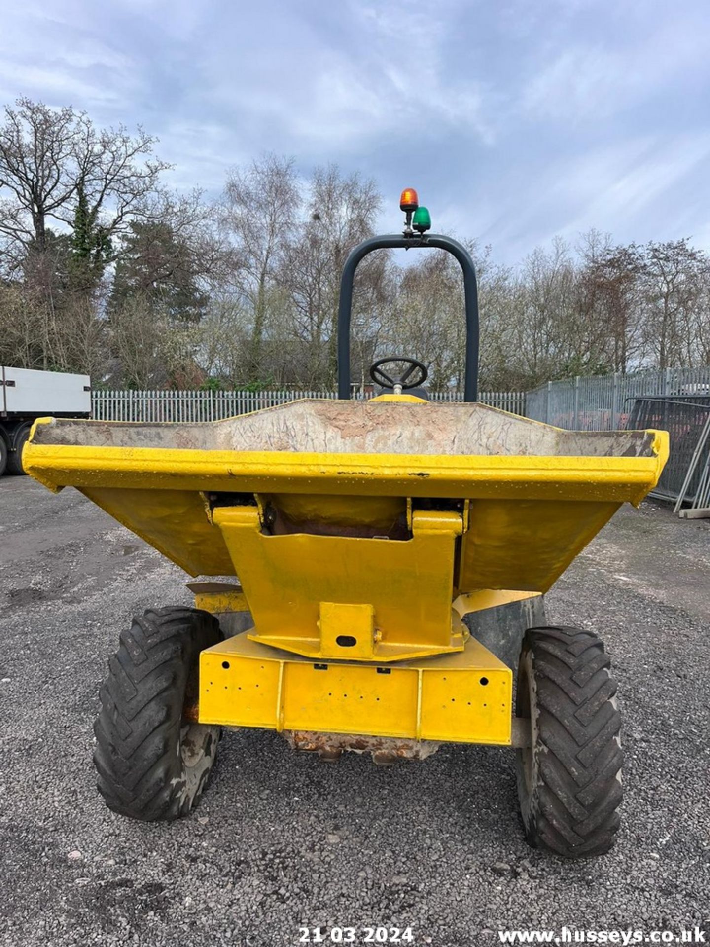 THWAITES 3 TON SWIVEL SKIP DUMPER RDTS - Image 8 of 17