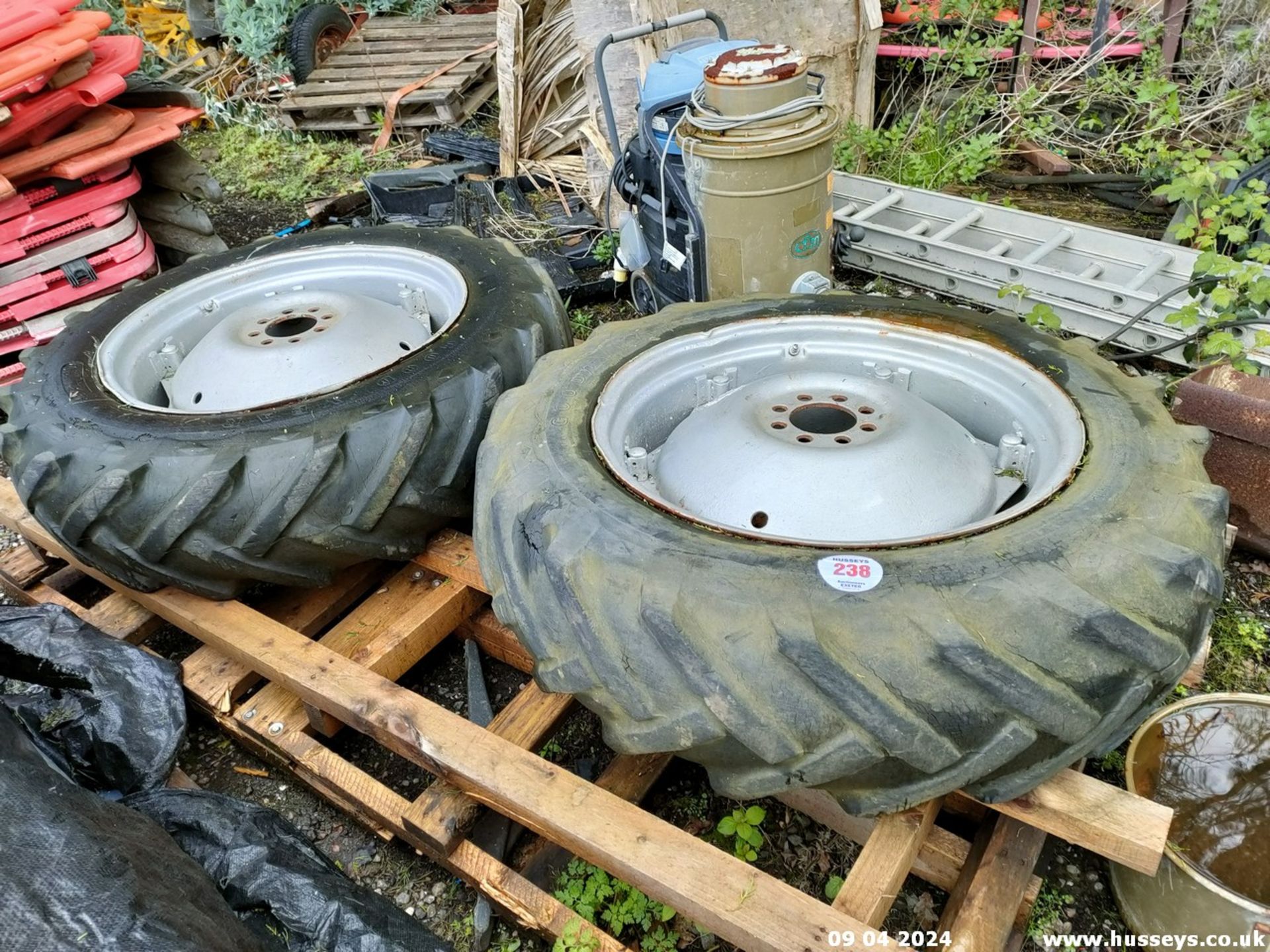 2 TRACTOR WHEELS