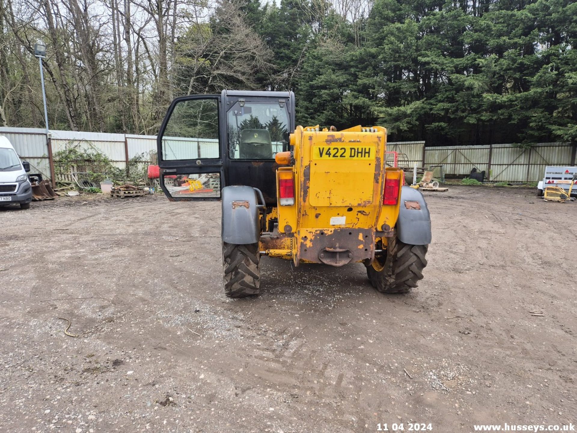 JCB 532 120 TELEHANDLER V422 DHH 1999 4686HRS SHOWING C.W BUCKET & PALLET FORKS . V5 - Bild 4 aus 12