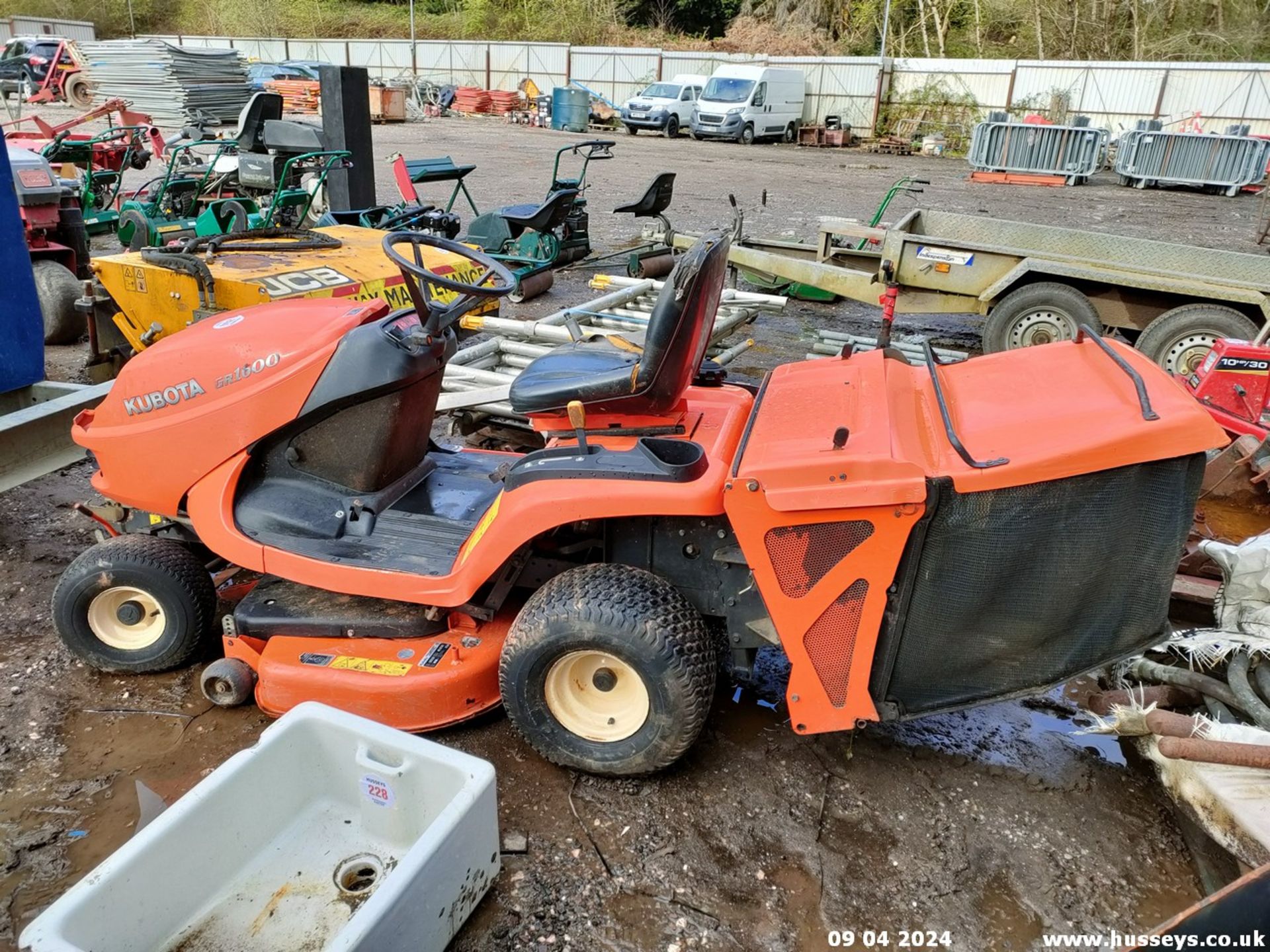 KUBOTA GR1600 RIDE ON MOWER - Image 4 of 7