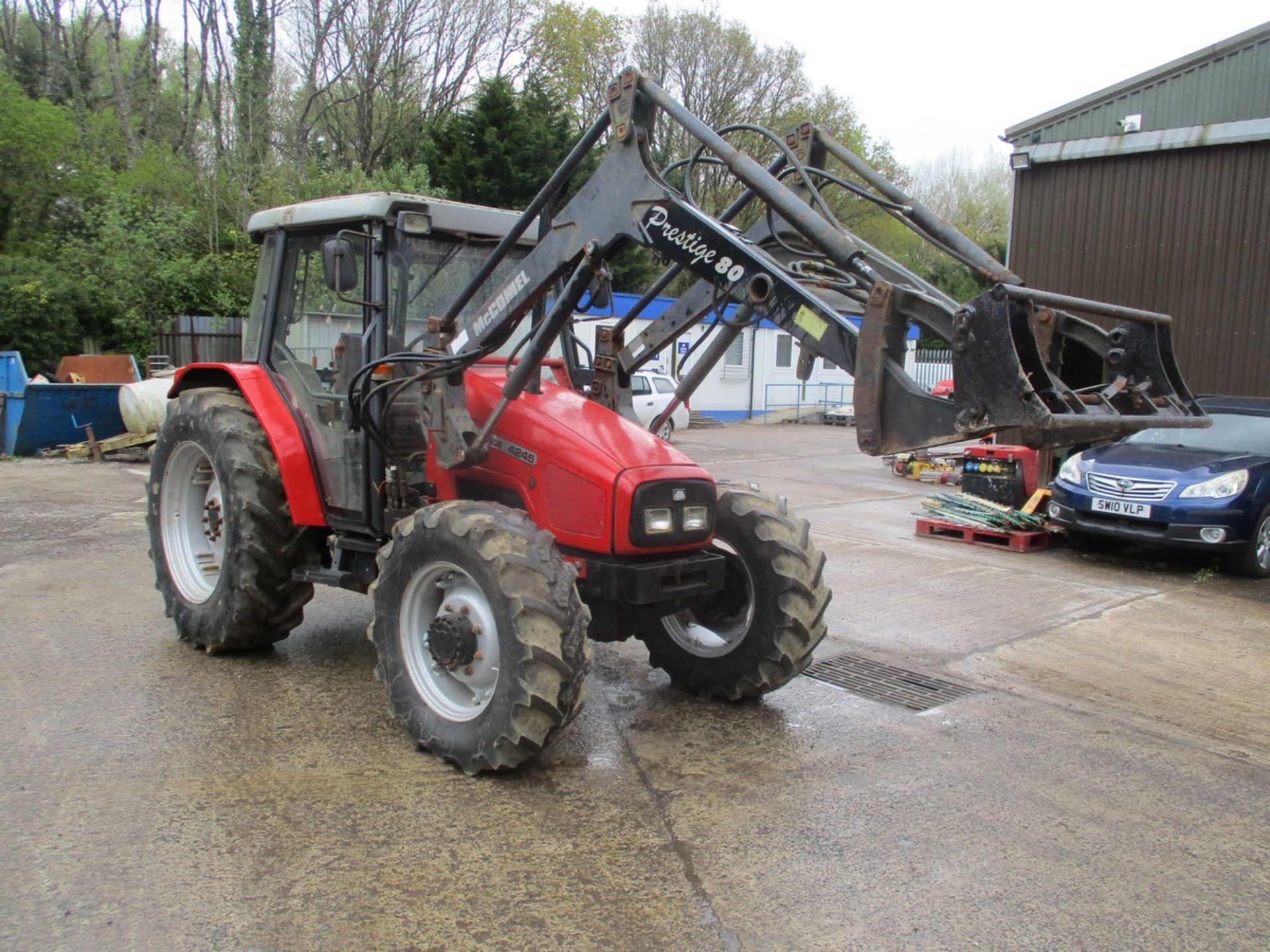 MASSEY FERGUSON 4245 4WD TRACTOR R596 WEC C.W MCCONNEL LOADER SHOWING 4945HRS - Image 4 of 9