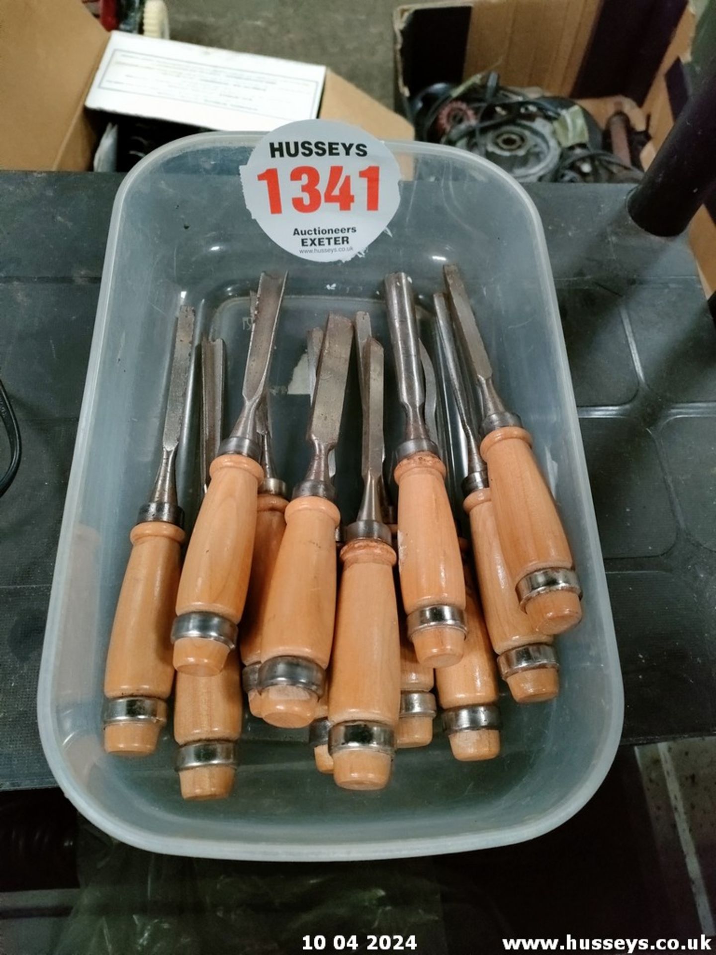 SET OF 12 WOOD CARVING CHISELS
