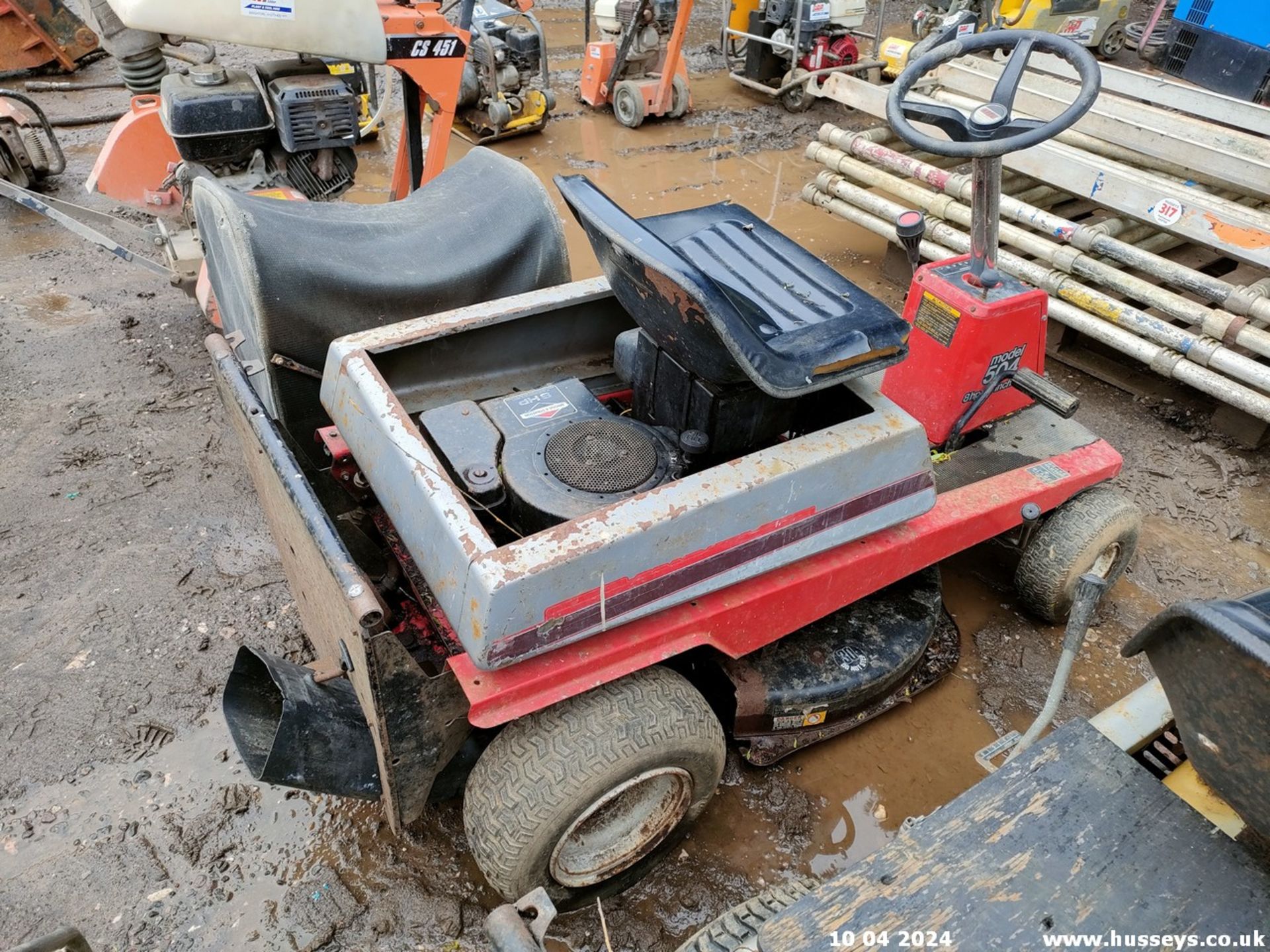 MTD LAWNFLITE RIDE ON MOWER - Image 4 of 5