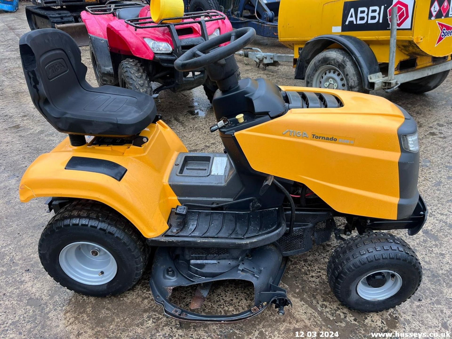 STIGA TORNADO 3108H RIDE ON MOWER - Image 3 of 11