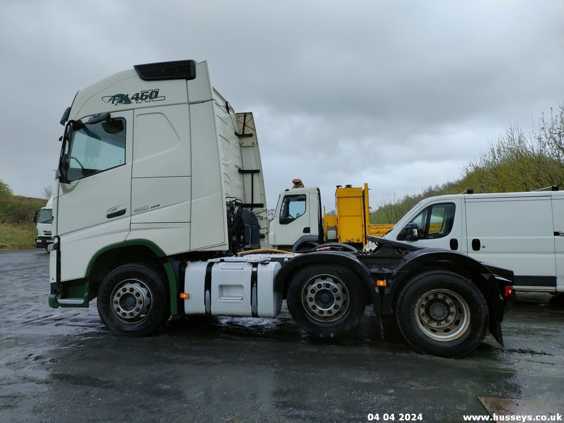 15/65 VOLVO FH - 12777cc 2dr Tractor Unit (White) - Image 14 of 34