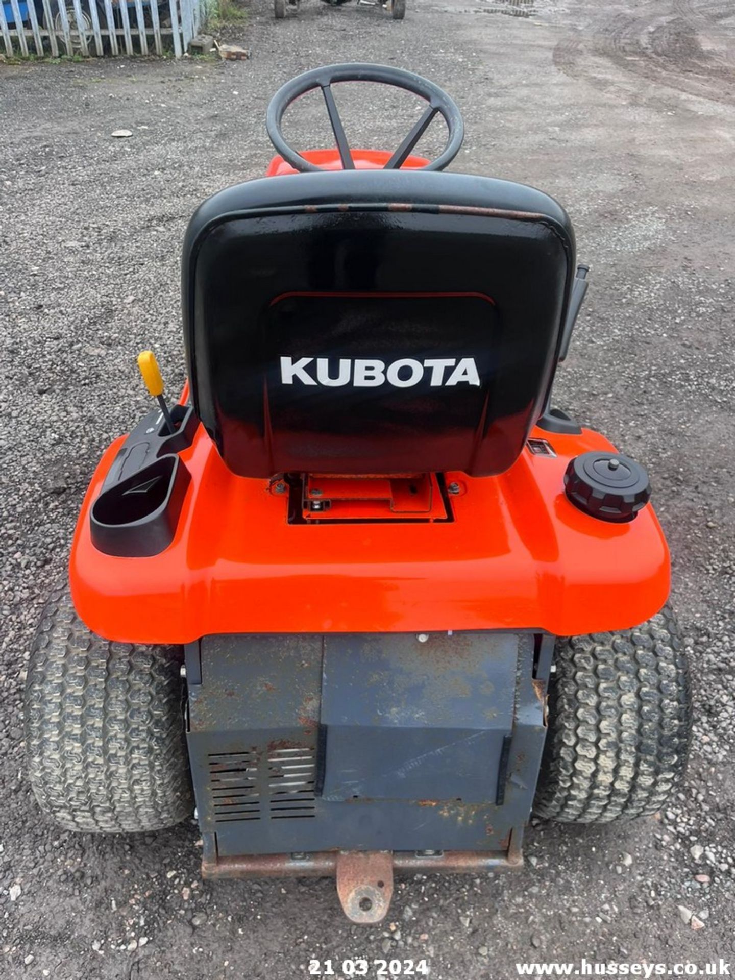 KUBOTA GR1600 DIESEL RIDE ON MOWER SHOWING 133HRS RDC - Image 4 of 15