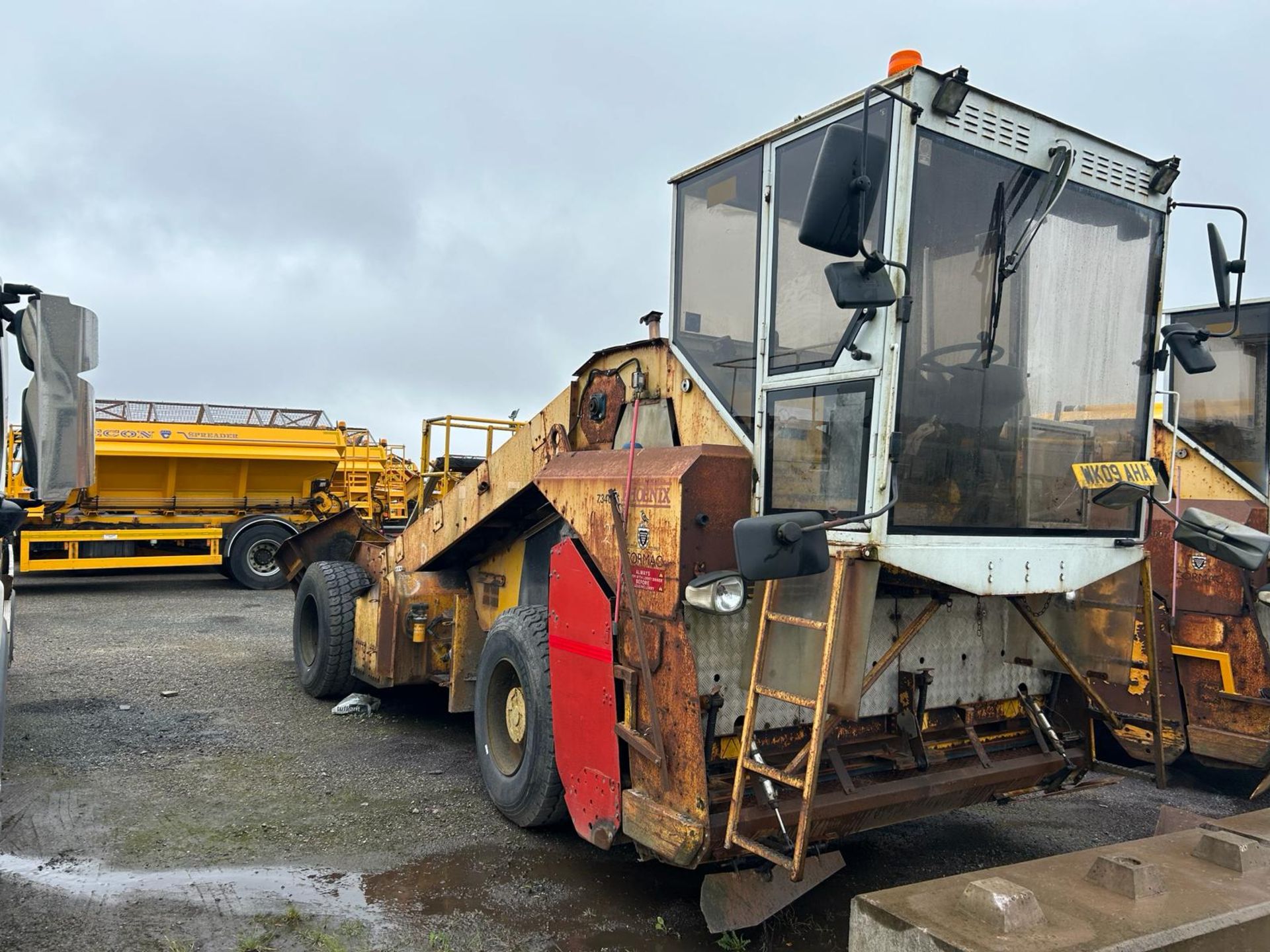 09/09 PHOENIX CHIPPING SPREADER - 4400cc (Yellow) - Image 2 of 9