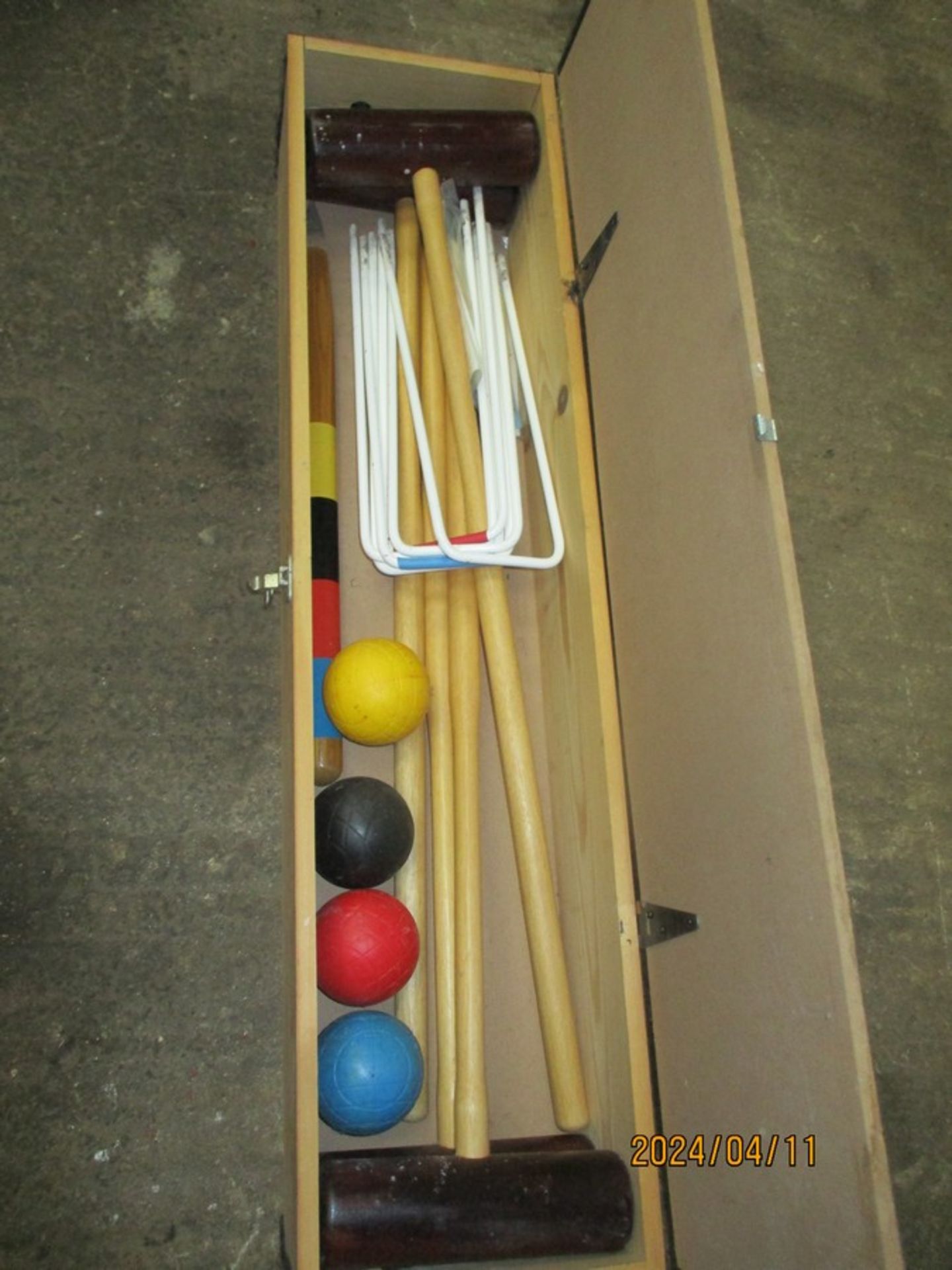 OUTDOOR CROQUET SET - Image 2 of 2