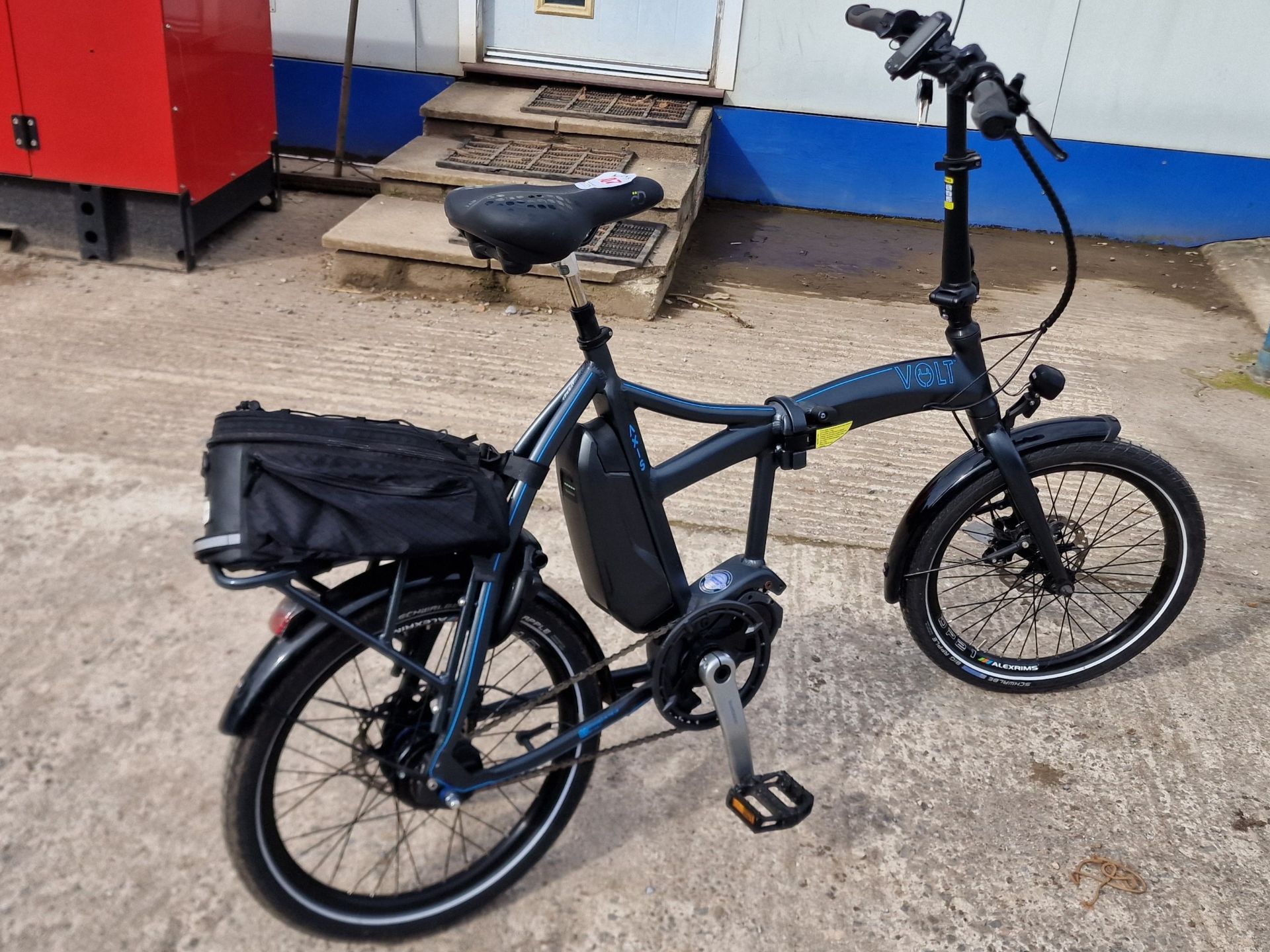 VOLT FOLDABLE ELECTRIC BIKE C/W CHARGER & KEYS