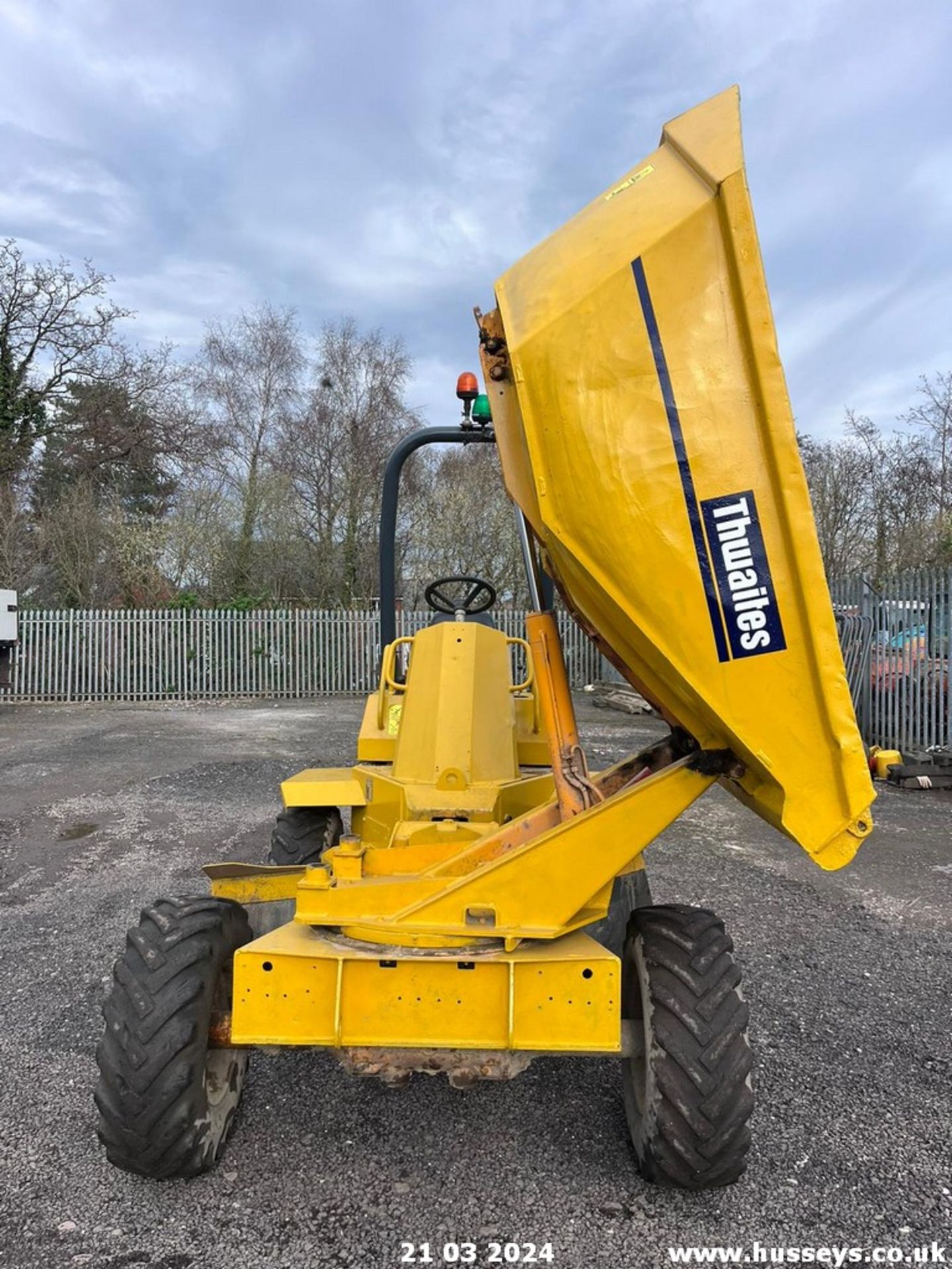 THWAITES 3 TON SWIVEL SKIP DUMPER RDTS - Image 10 of 17