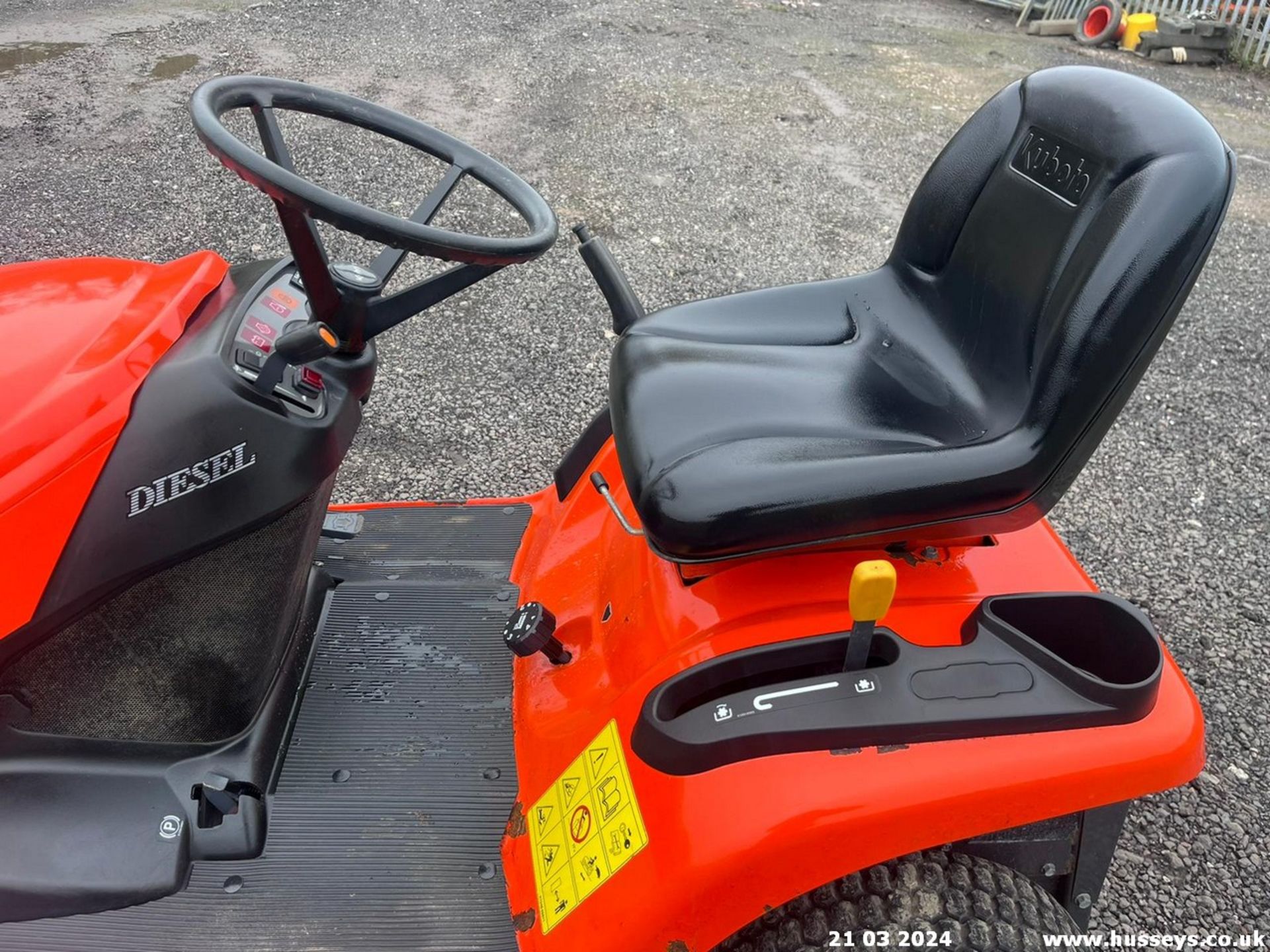 KUBOTA GR1600 DIESEL RIDE ON MOWER SHOWING 133HRS RDC - Image 5 of 15